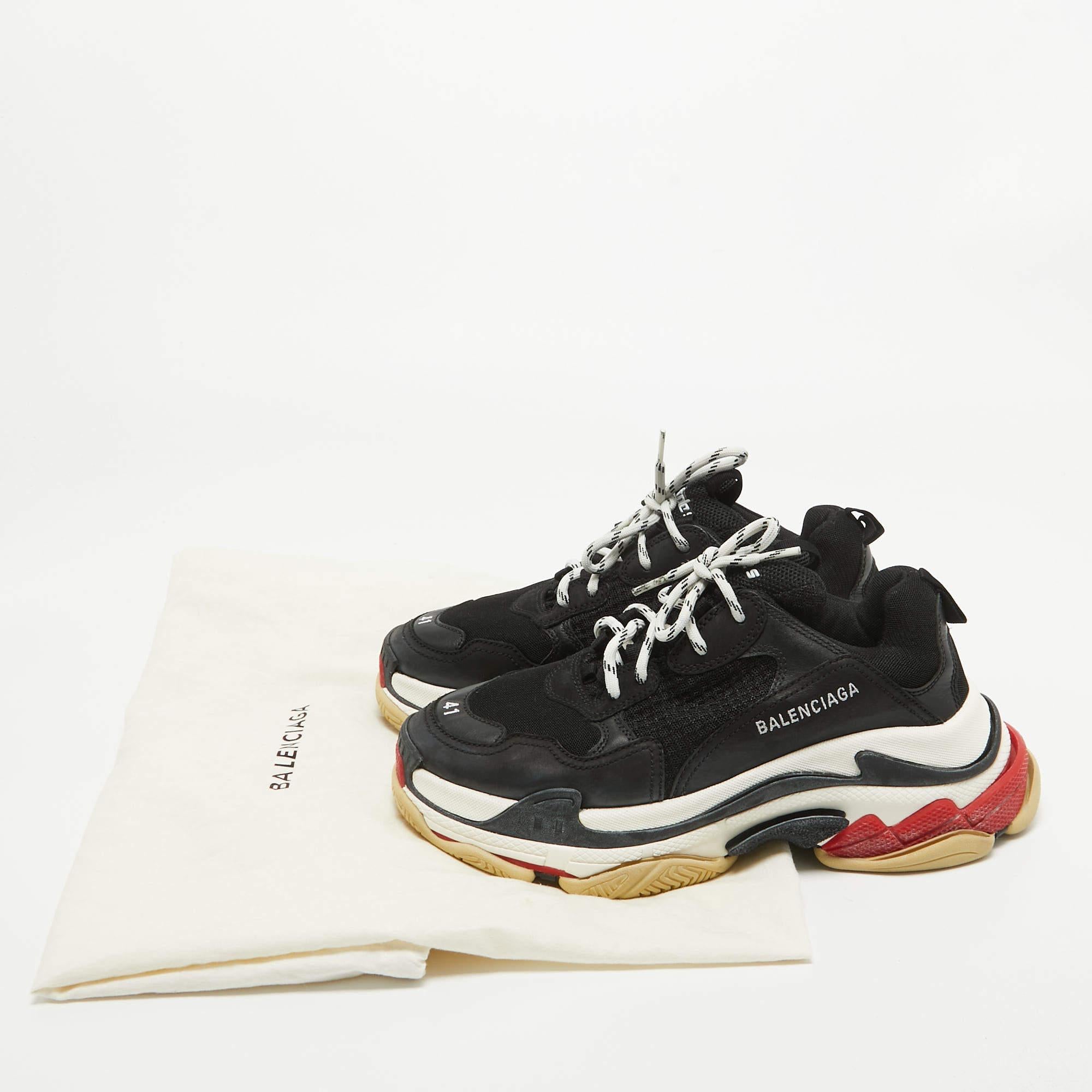 Balenciaga Black Mesh and Leather Triple S Low Top Sneakers Size 40 For Sale 5