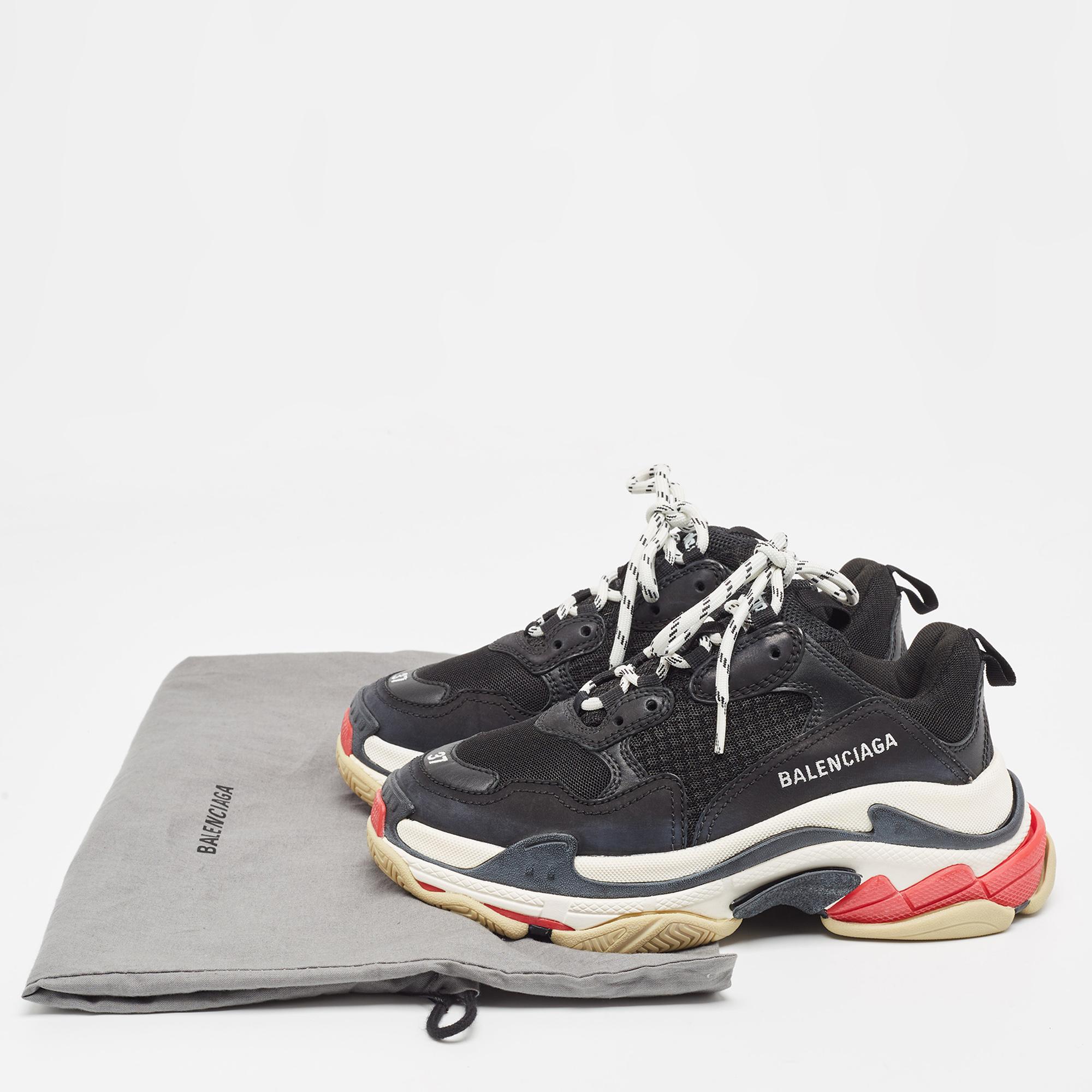 Balenciaga Black Mesh and Leather Triple S Sneakers Size 37 For Sale 5