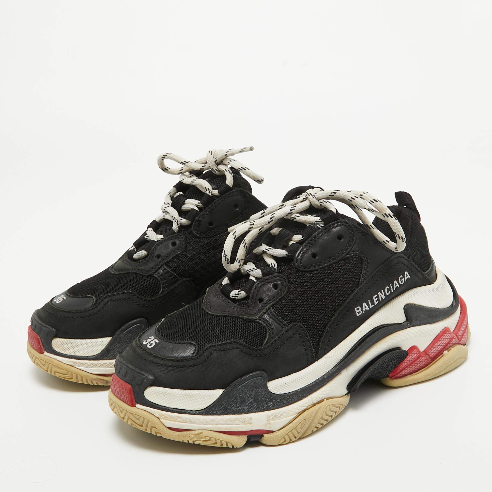 Balenciaga Black Mesh and Nubuck Leather Triple S Sneakers Size 35 For Sale 2