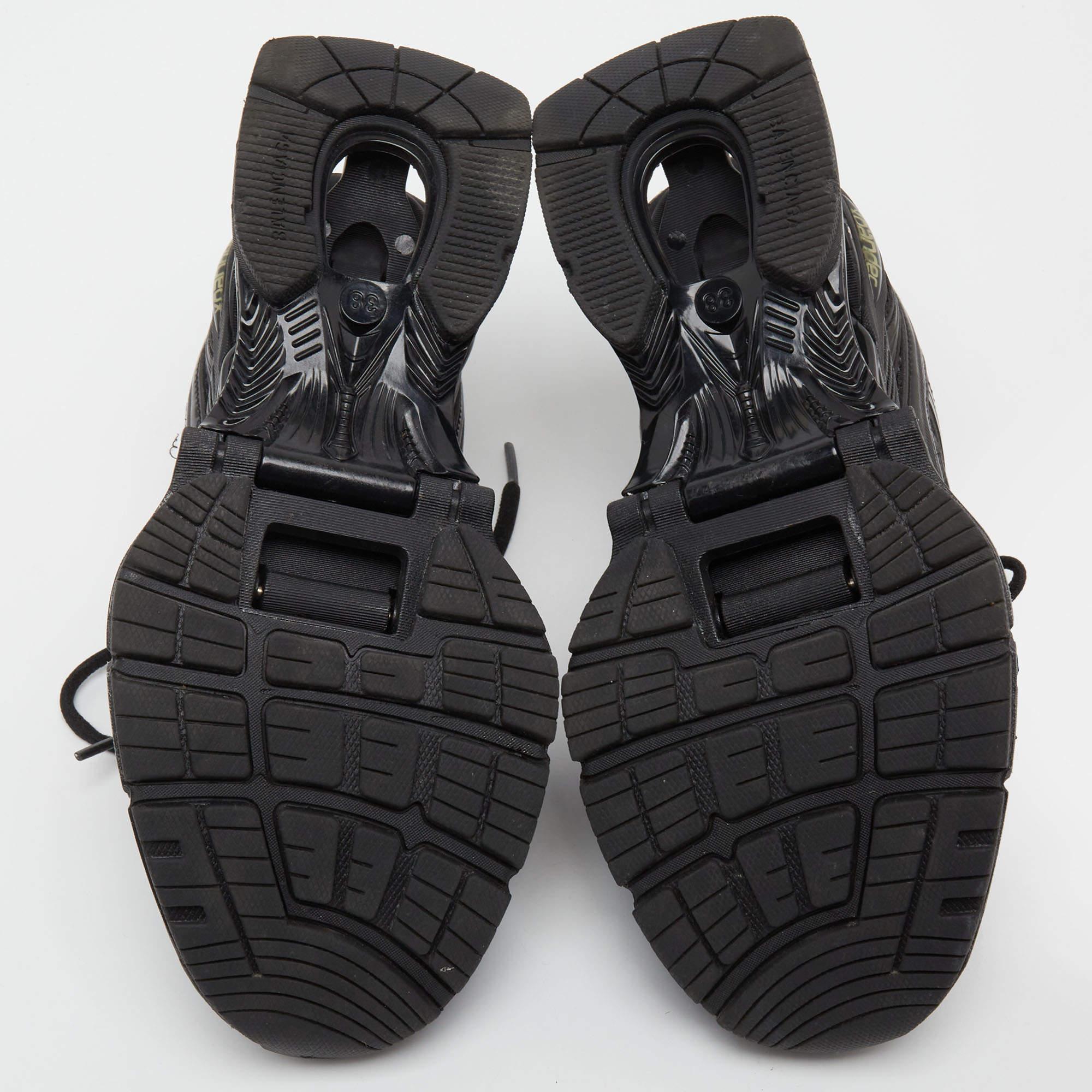 Balenciaga Black Mesh And Synthetic Leather Runner Low Top Sneakers Size 38 For Sale 2