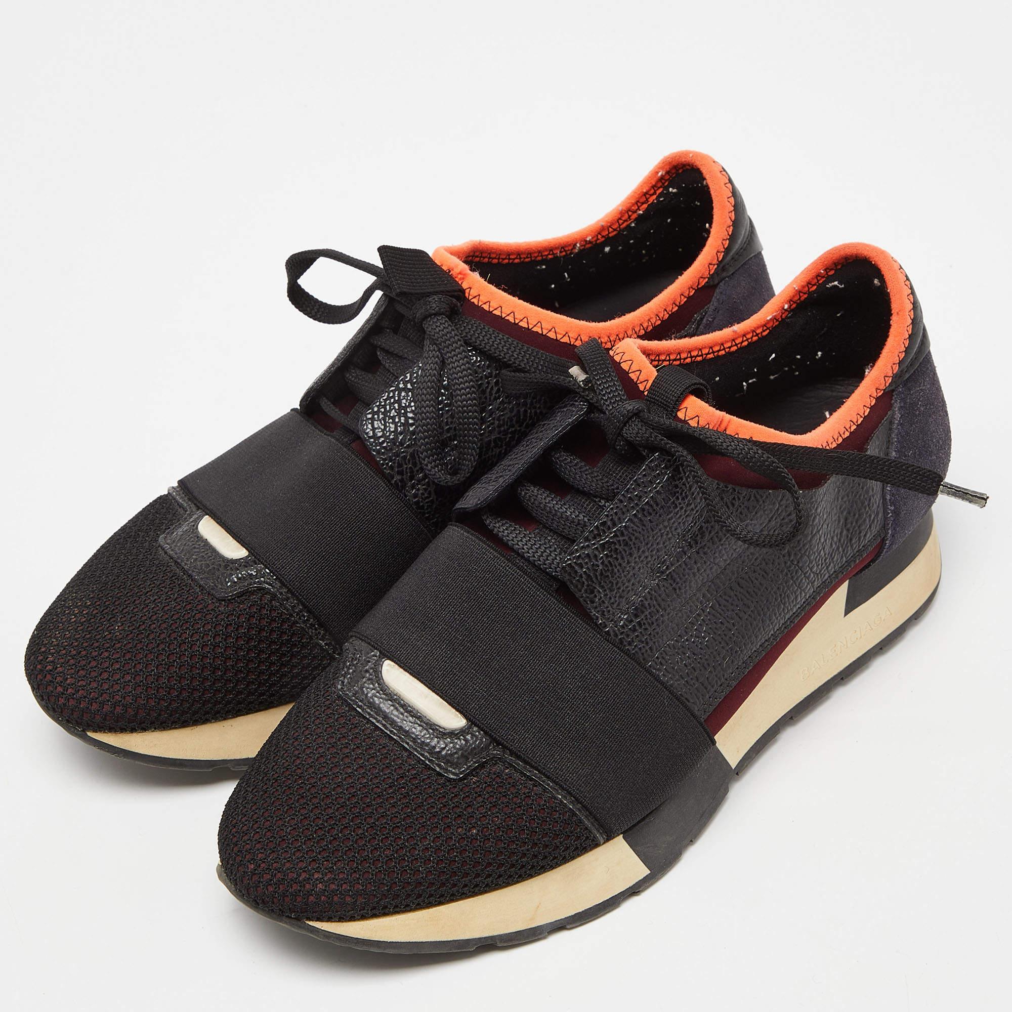 Elevate your footwear game with these Balenciaga sneakers. Combining high end aesthetics and unmatched comfort these sneakers are a symbol of modern luxury and impeccable taste.