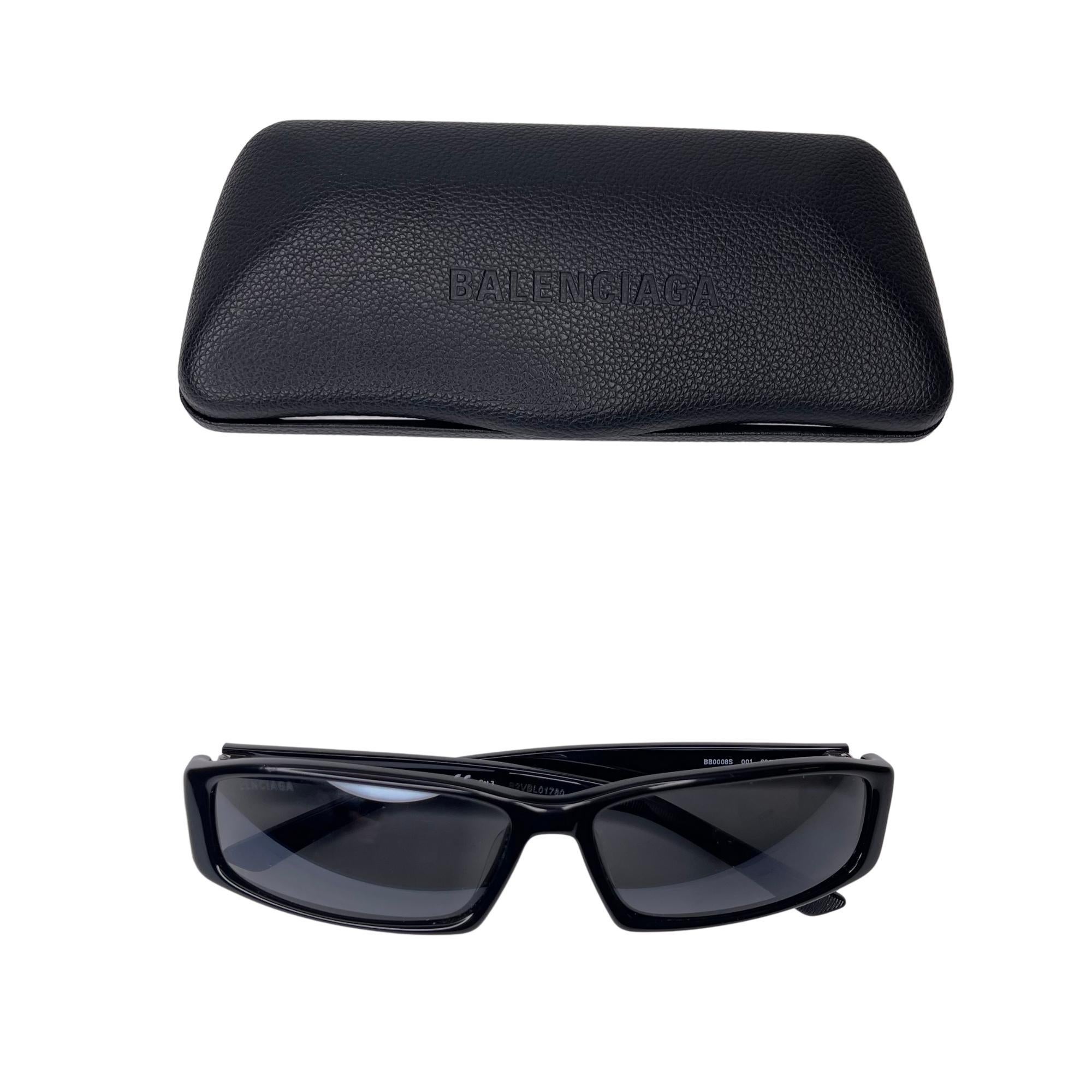 Balenciaga Black Narrow Rectangular Frame Sunglasses (670489) In New Condition In Montreal, Quebec