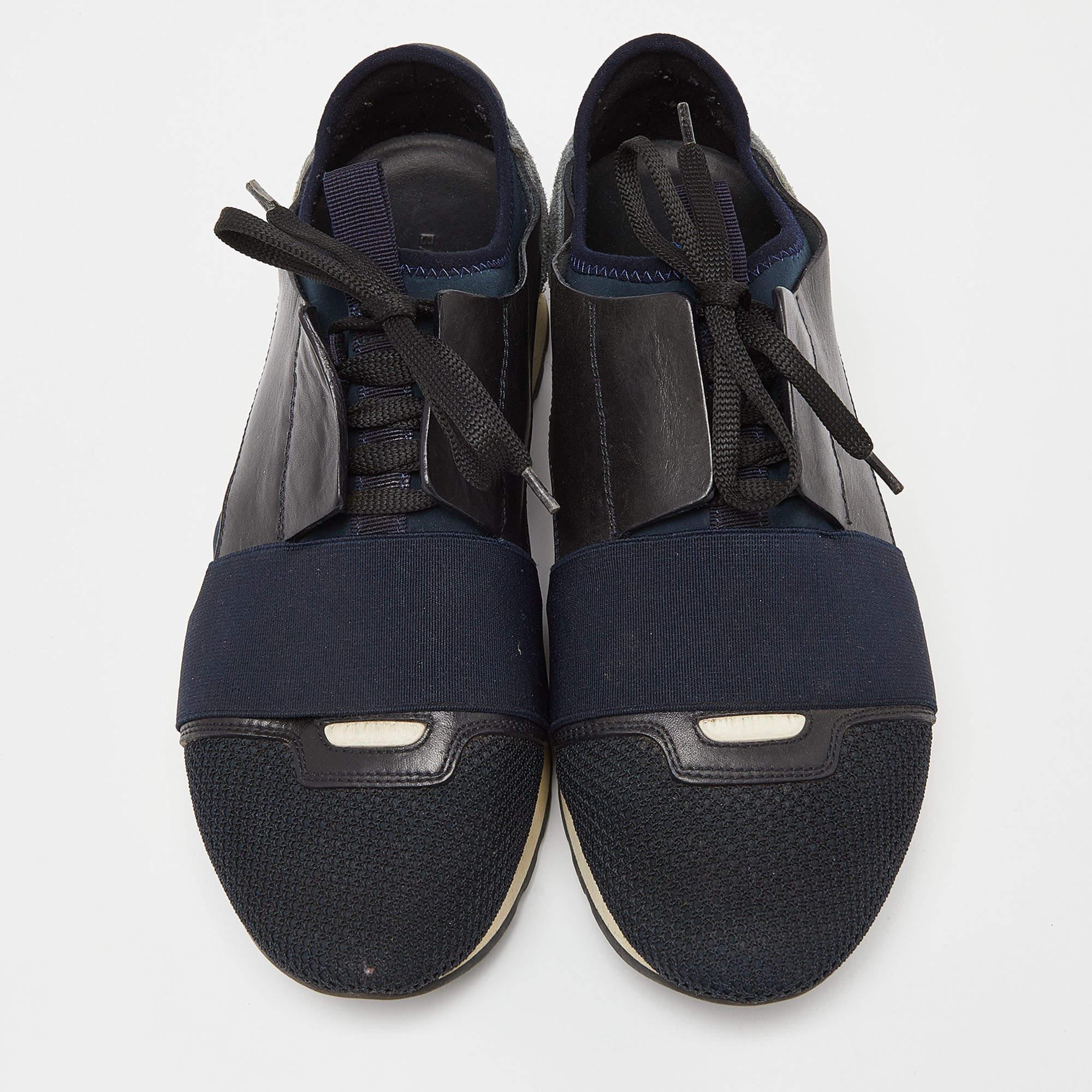 Balenciaga Black/Navy Blue Leather and Mesh Race Runner Sneakers Size 39 In Good Condition For Sale In Dubai, Al Qouz 2
