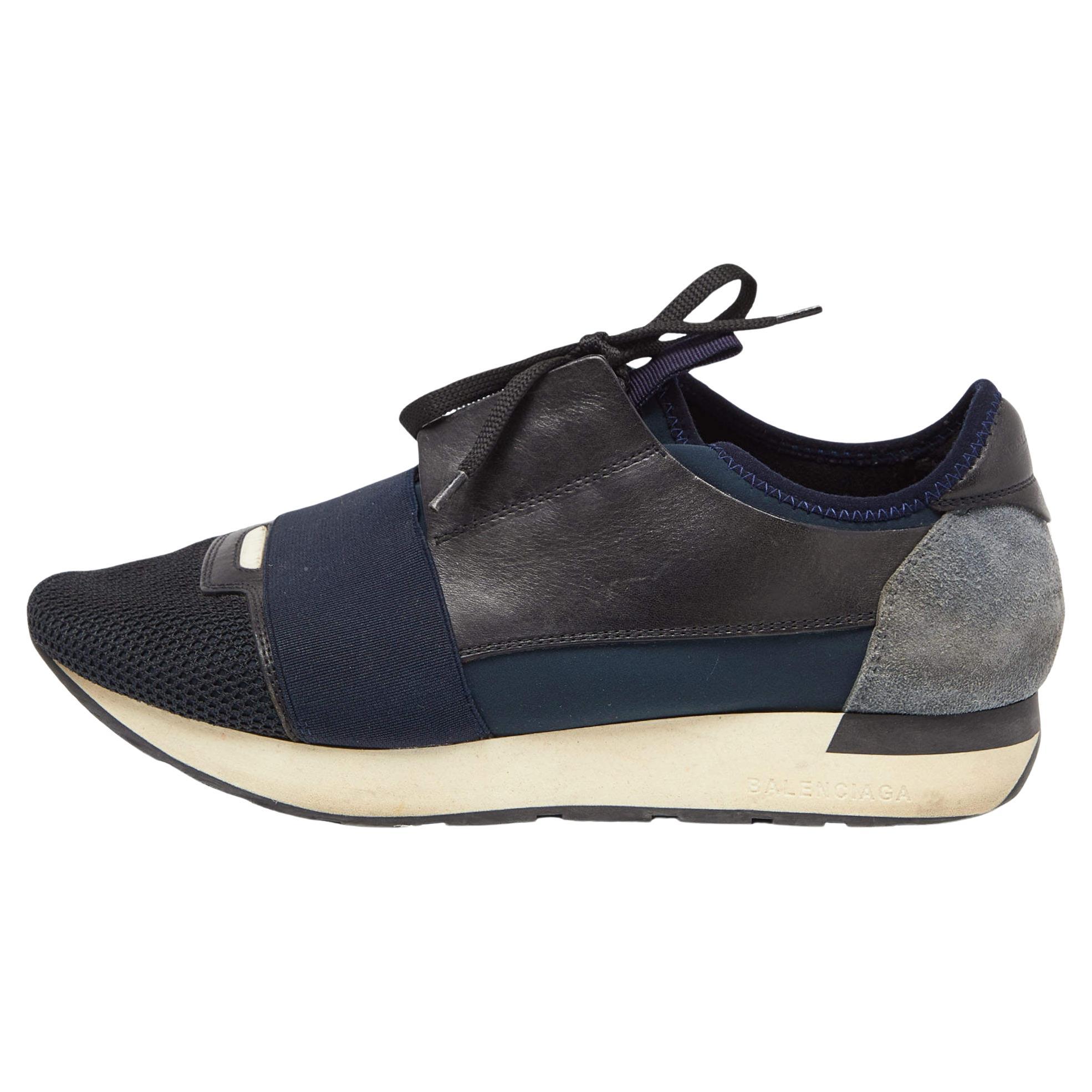 Balenciaga - Baskets Race Runner en cuir et maille noir/bleu marine - Taille 39 en vente