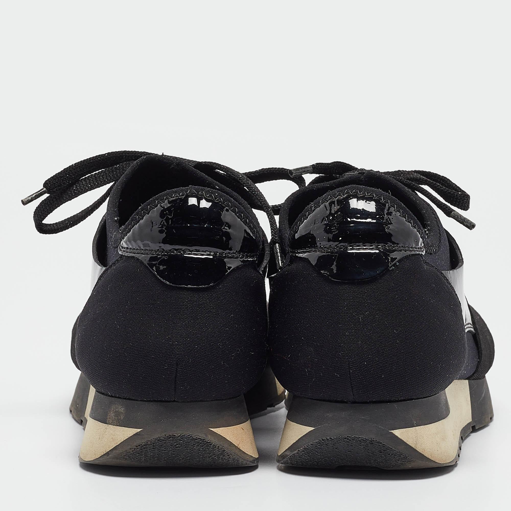 Baskets de course Balenciaga noires et vernies, taille 39 Pour femmes en vente