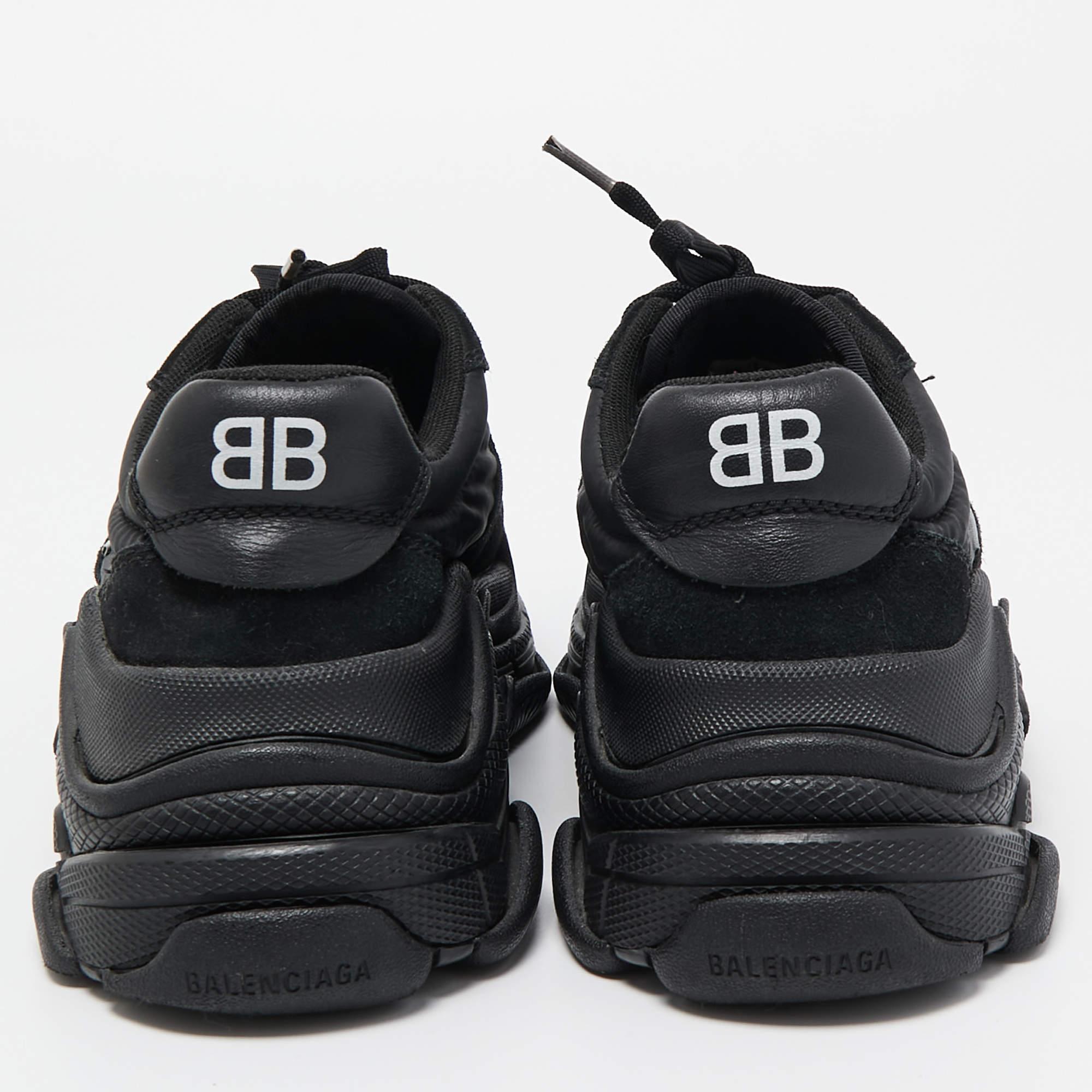 Balenciaga Black Nylon and Suede Triple S Sneakers Size 37 In Good Condition In Dubai, Al Qouz 2