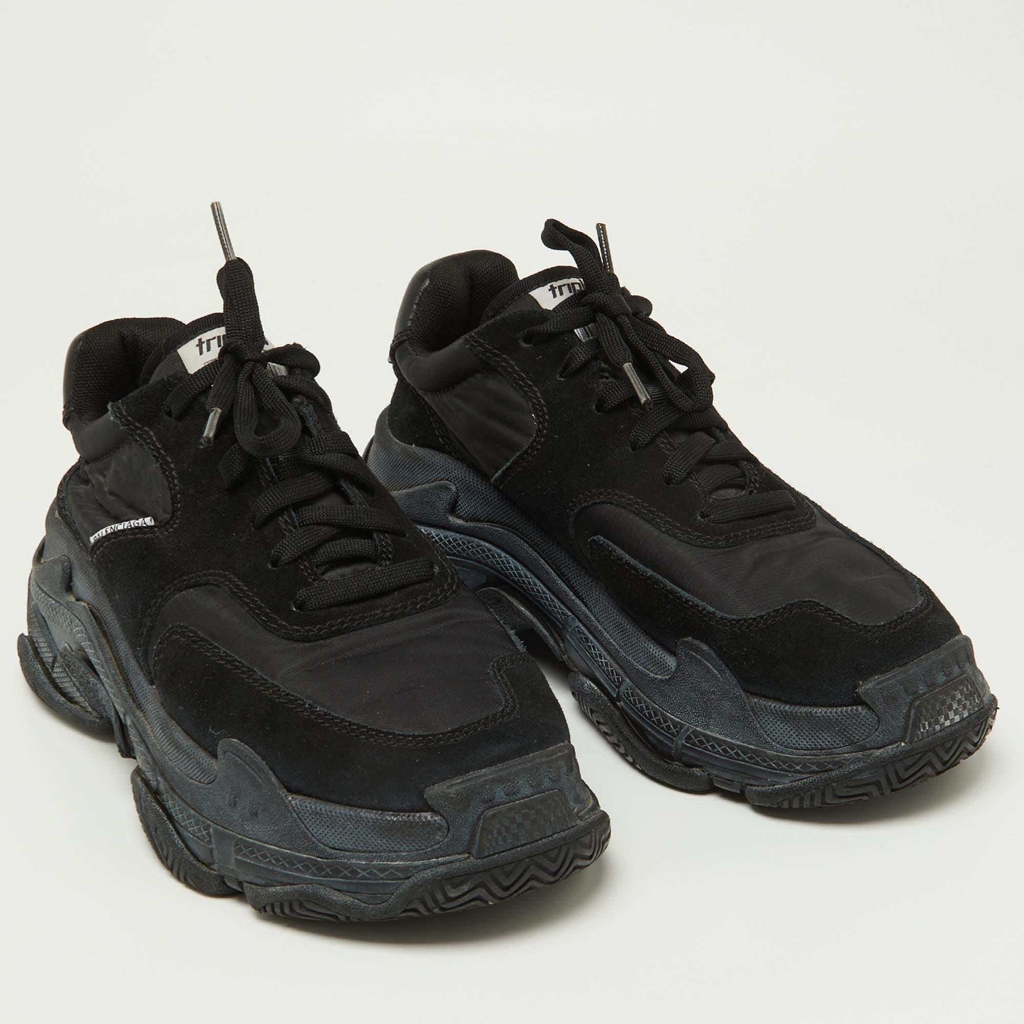 Balenciaga - Sneakers Triple S in nylon e pelle scamosciata nera - misura 38 In condizioni buone in vendita a Dubai, Al Qouz 2