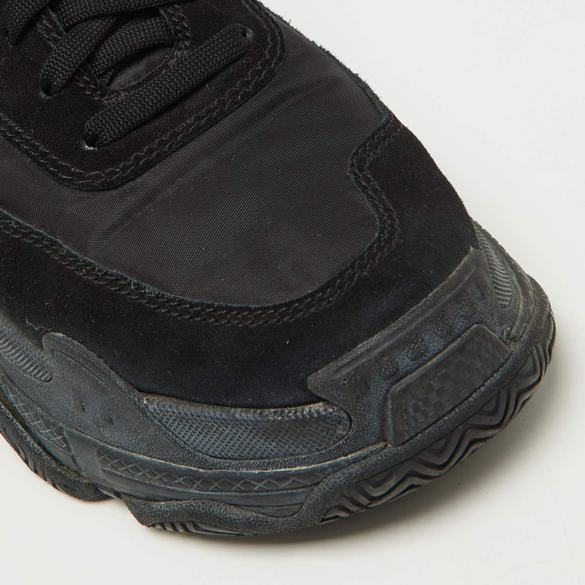 Balenciaga - Sneakers Triple S in nylon e pelle scamosciata nera - misura 38 in vendita 2