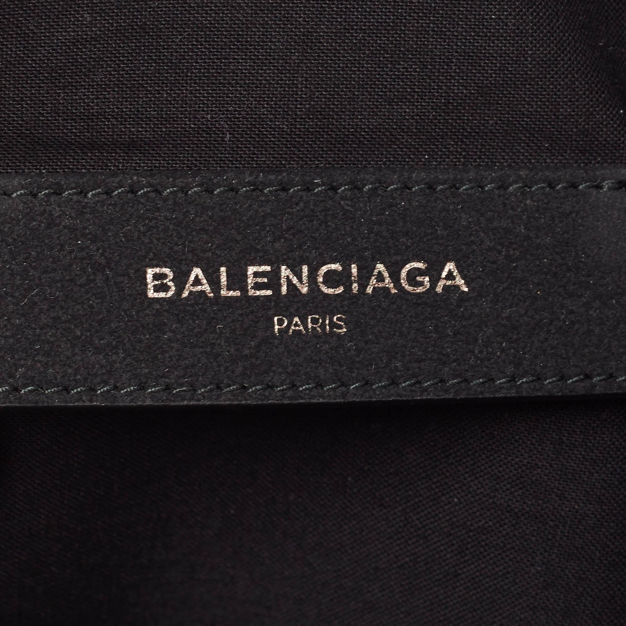 Sac ceinture Explorer en nylon noir avec logo Balenciaga en vente 4