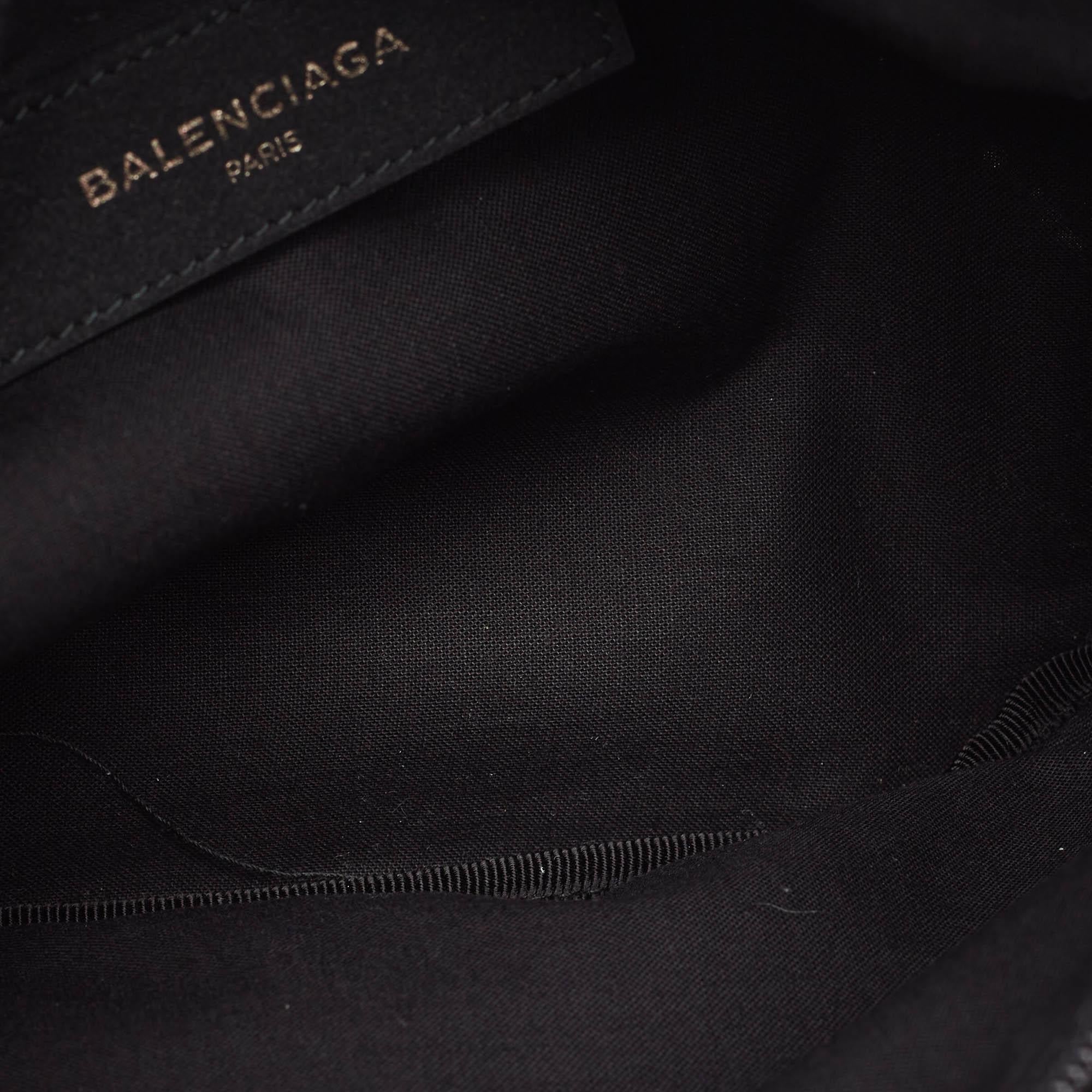 Sac ceinture Explorer en nylon noir avec logo Balenciaga en vente 5