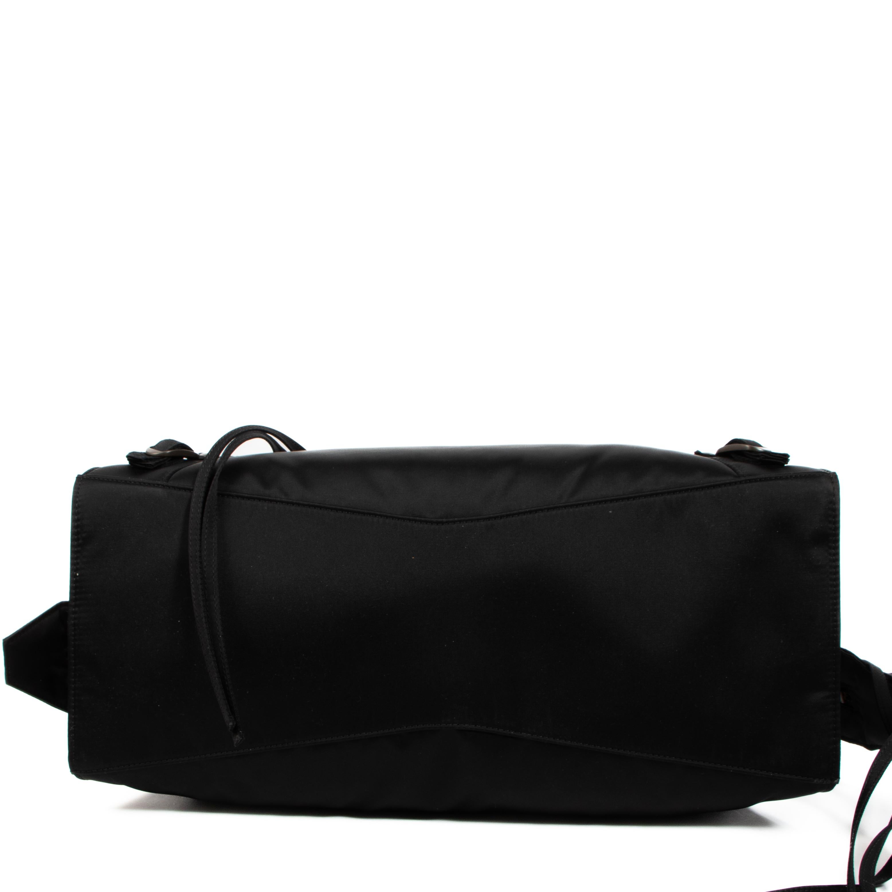 Balenciaga Black Nylon Neo Classic Medium Shoulder Bag In Excellent Condition In Antwerp, BE
