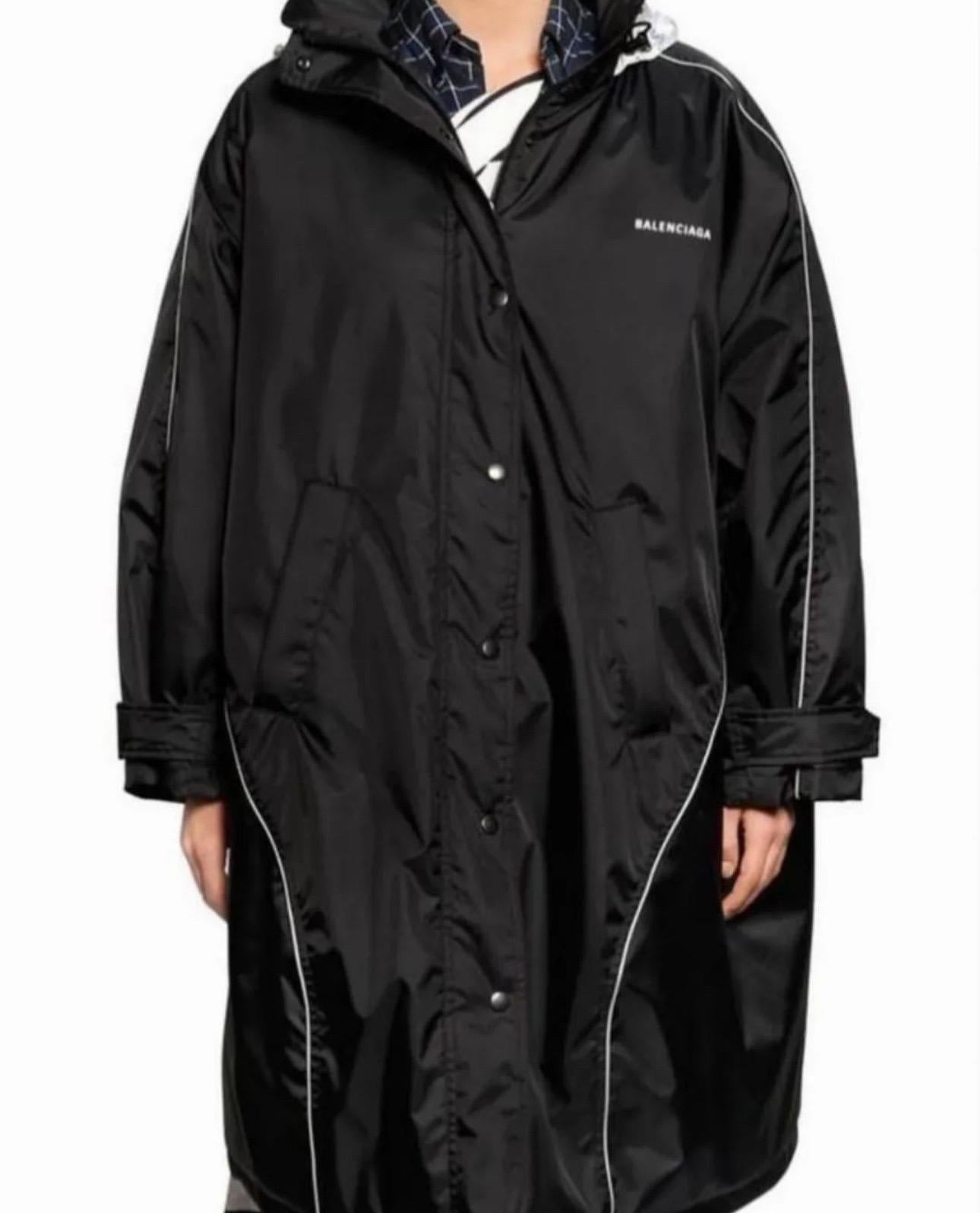 Manteau parka long en nylon surdimensionné noir Balenciaga  en vente 7