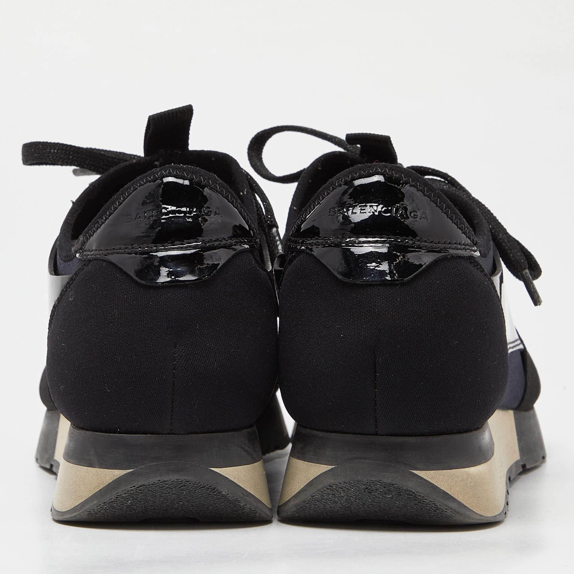 Balenciaga Negro Patente Y Tela Carrera Zapatillas Tamaño 39 en Bueno estado para la venta en Dubai, Al Qouz 2