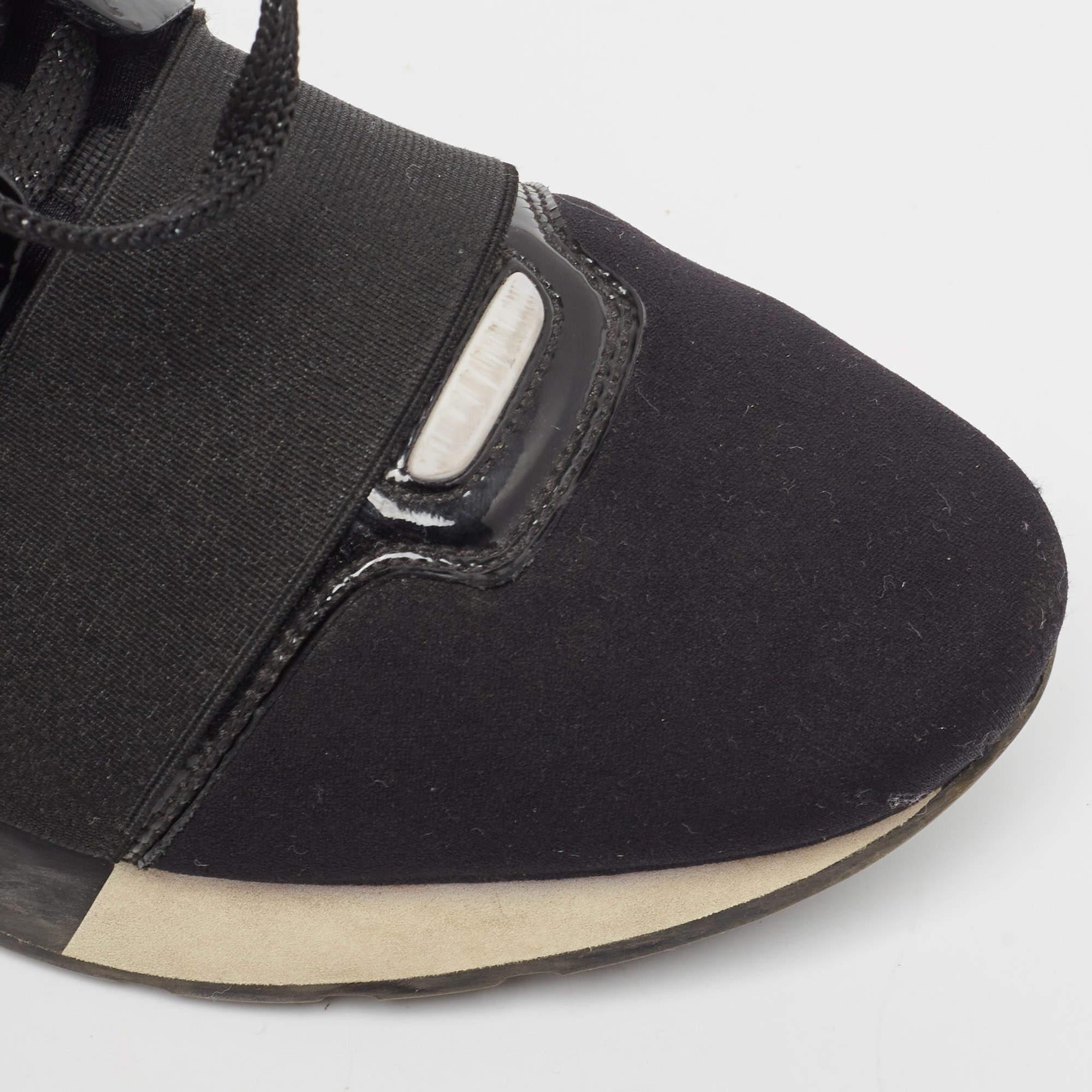 Balenciaga, scarpe da ginnastica basse in vernice nera e tessuto, taglia 38 in vendita 2