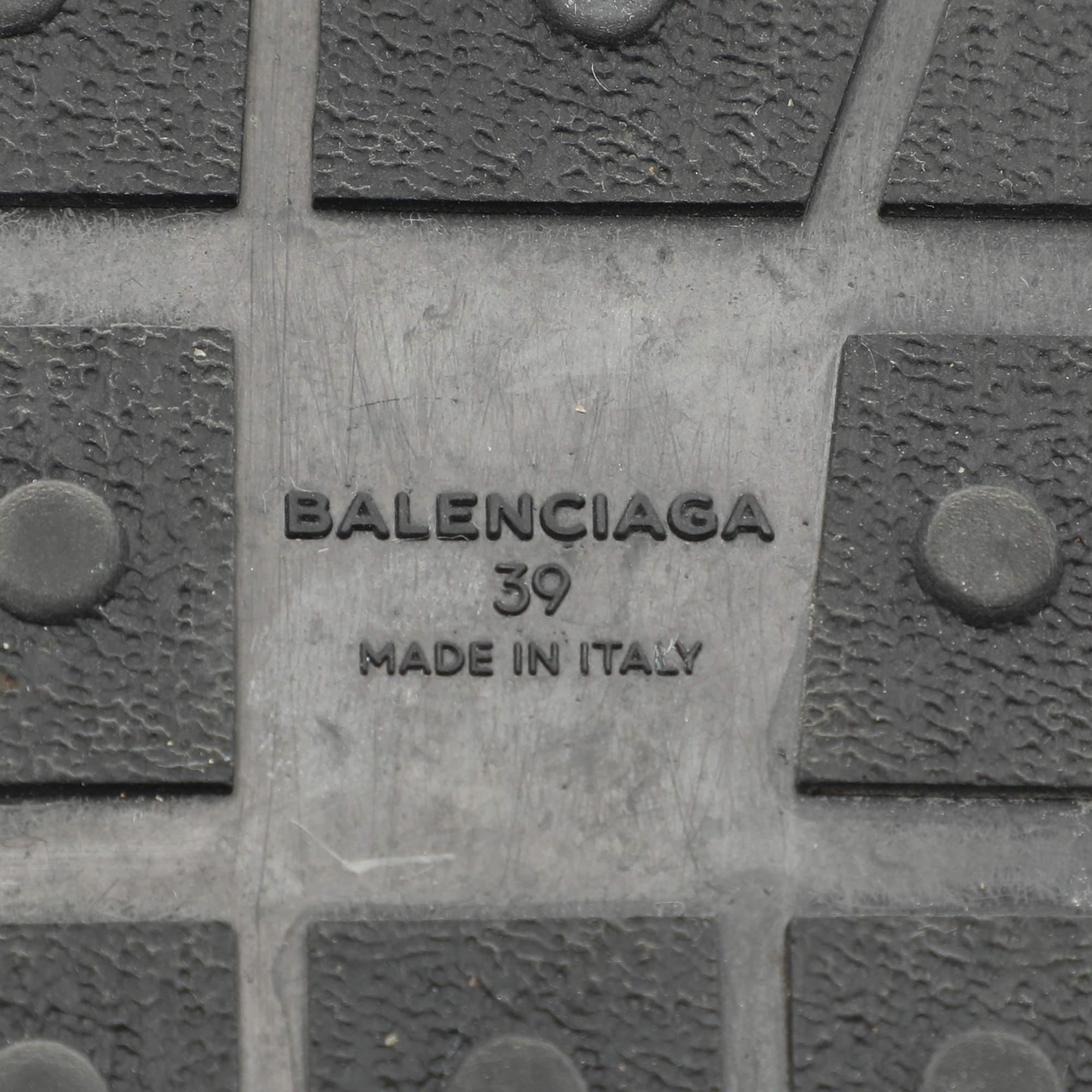 Balenciaga, scarpe da ginnastica basse in vernice nera e tessuto, taglia 39 in vendita 3