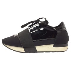 Balenciaga - Baskets Race Runner en cuir verni et tissu noir Taille 36