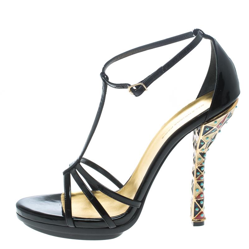 Balenciaga Black Patent Leather Ankle Strap Sandals Size 40 im Zustand „Gut“ in Dubai, Al Qouz 2