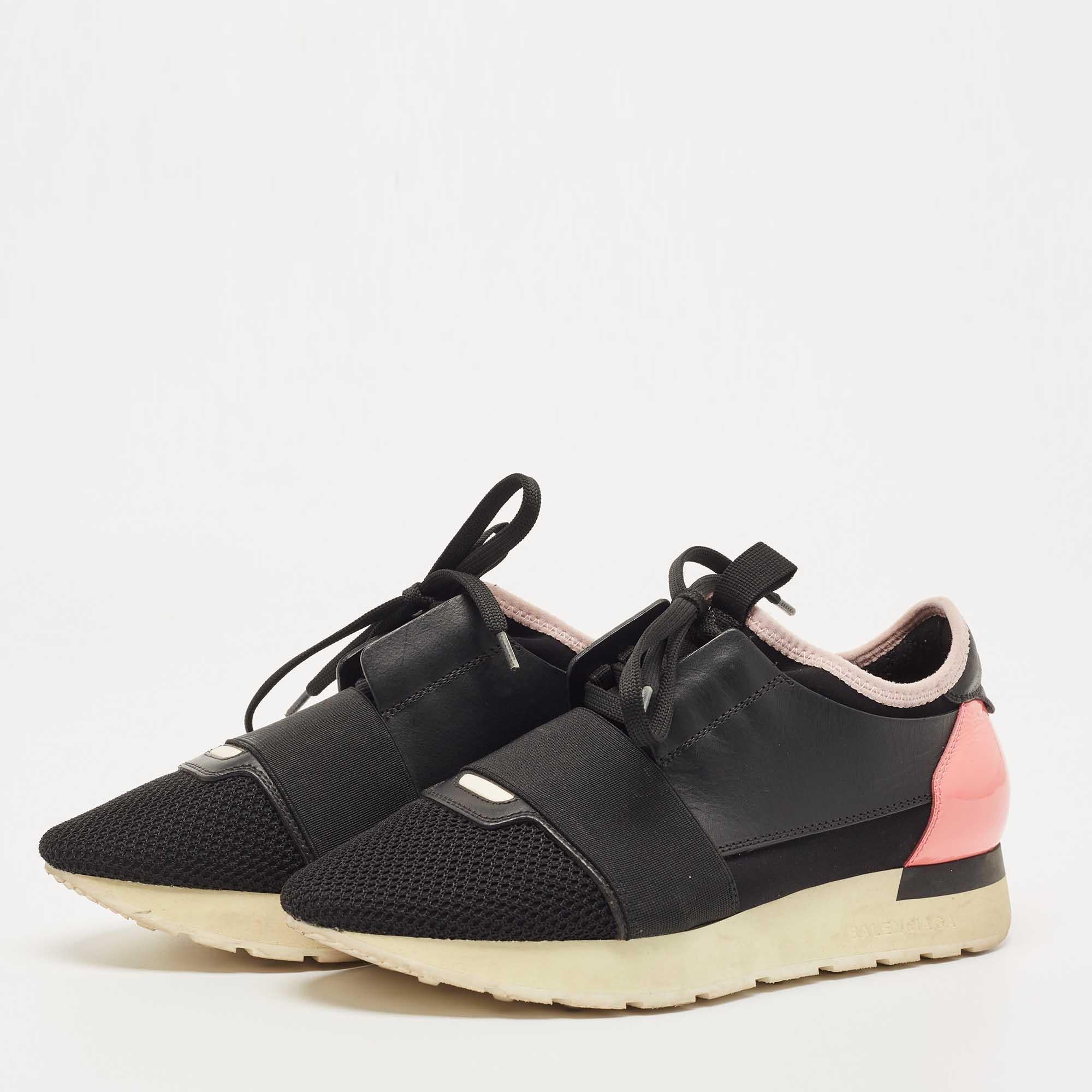 Balenciaga Black/Pink Leather and Mesh Race Runner Sneakers In Good Condition For Sale In Dubai, Al Qouz 2