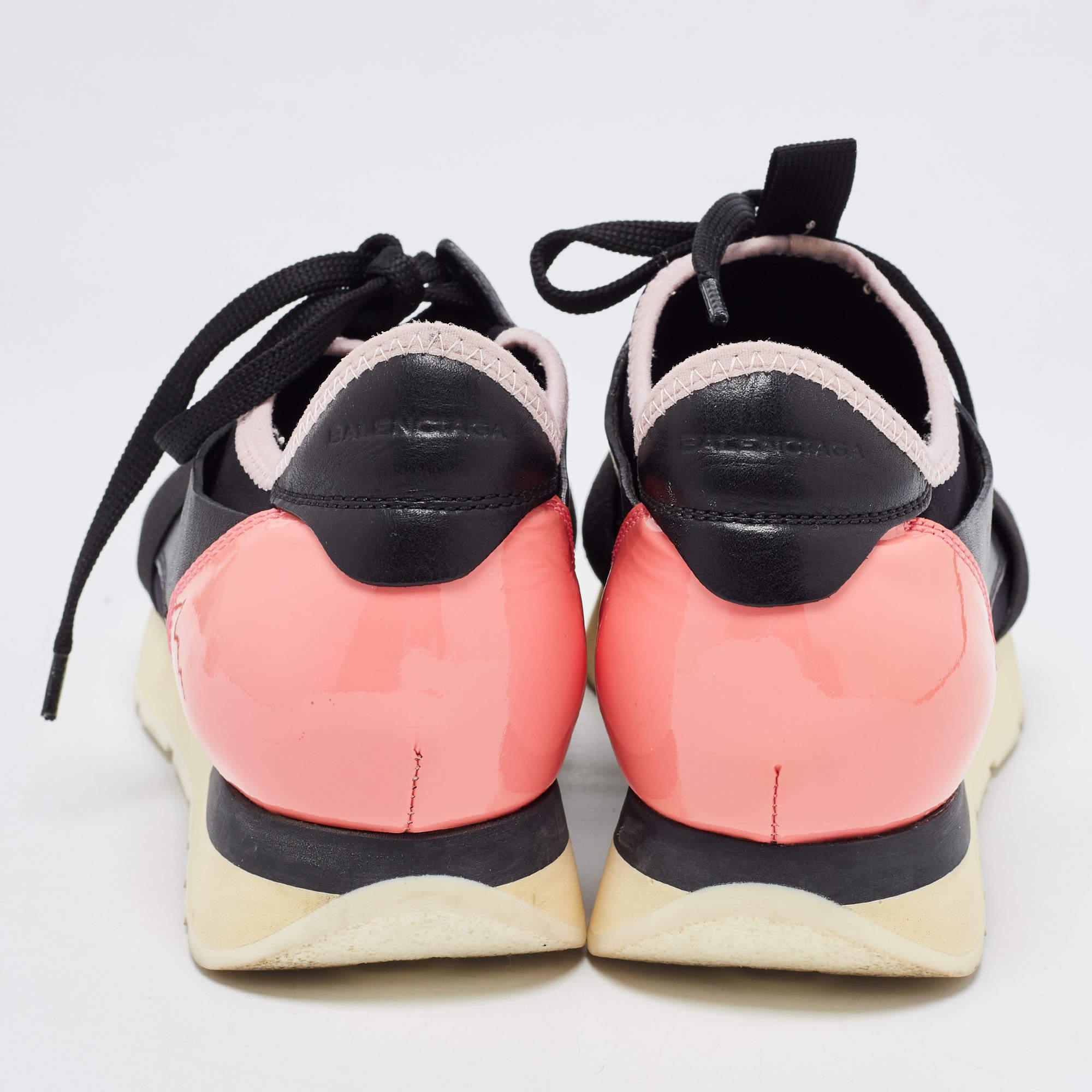 Balenciaga Black/Pink Leather and Mesh Race Runner Sneakers Size 37 In Good Condition For Sale In Dubai, Al Qouz 2
