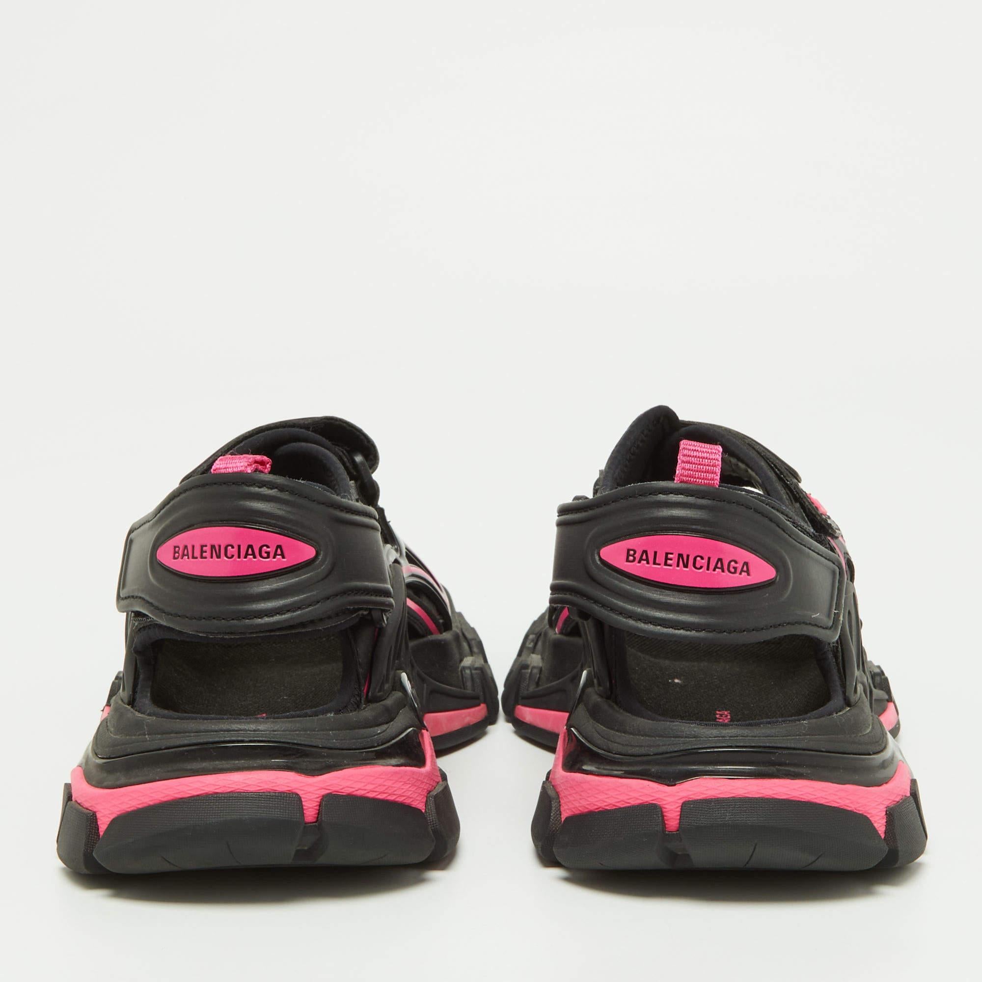 Balenciaga Black/Pink Leather Track Sandals Size 37 In Good Condition For Sale In Dubai, Al Qouz 2