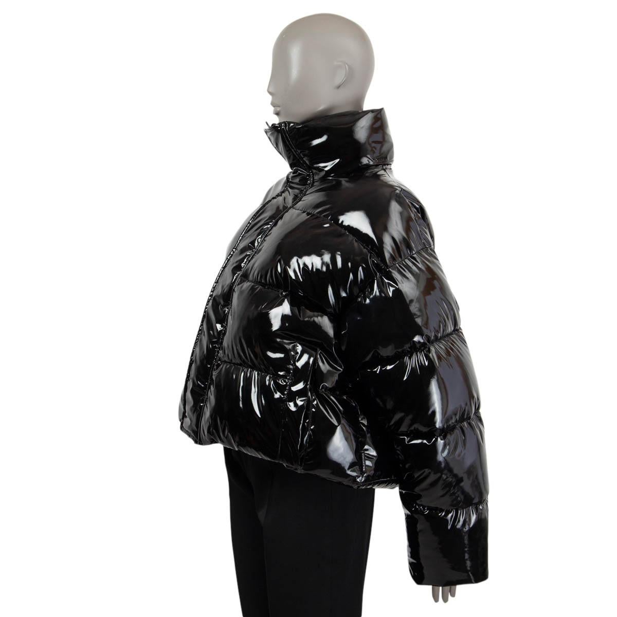 BALENCIAGA - Veste noire en polyester à capuche façon foulard, 38 S Excellent état - En vente à Zürich, CH