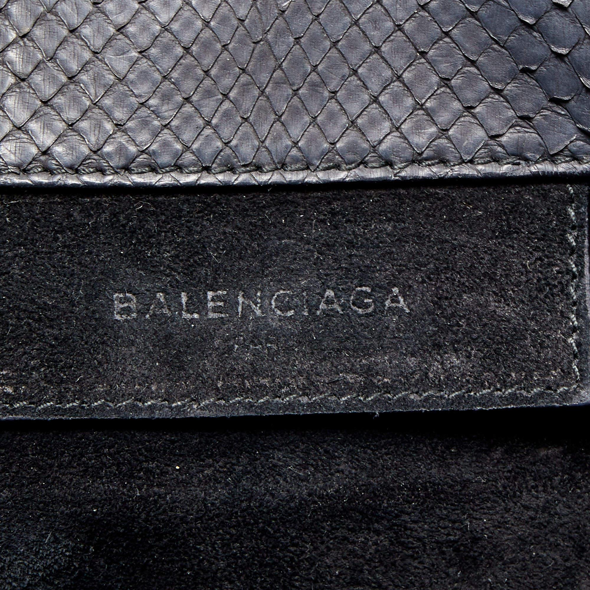 Balenciaga - Fourre-tout A6 zippé en python noir en vente 5