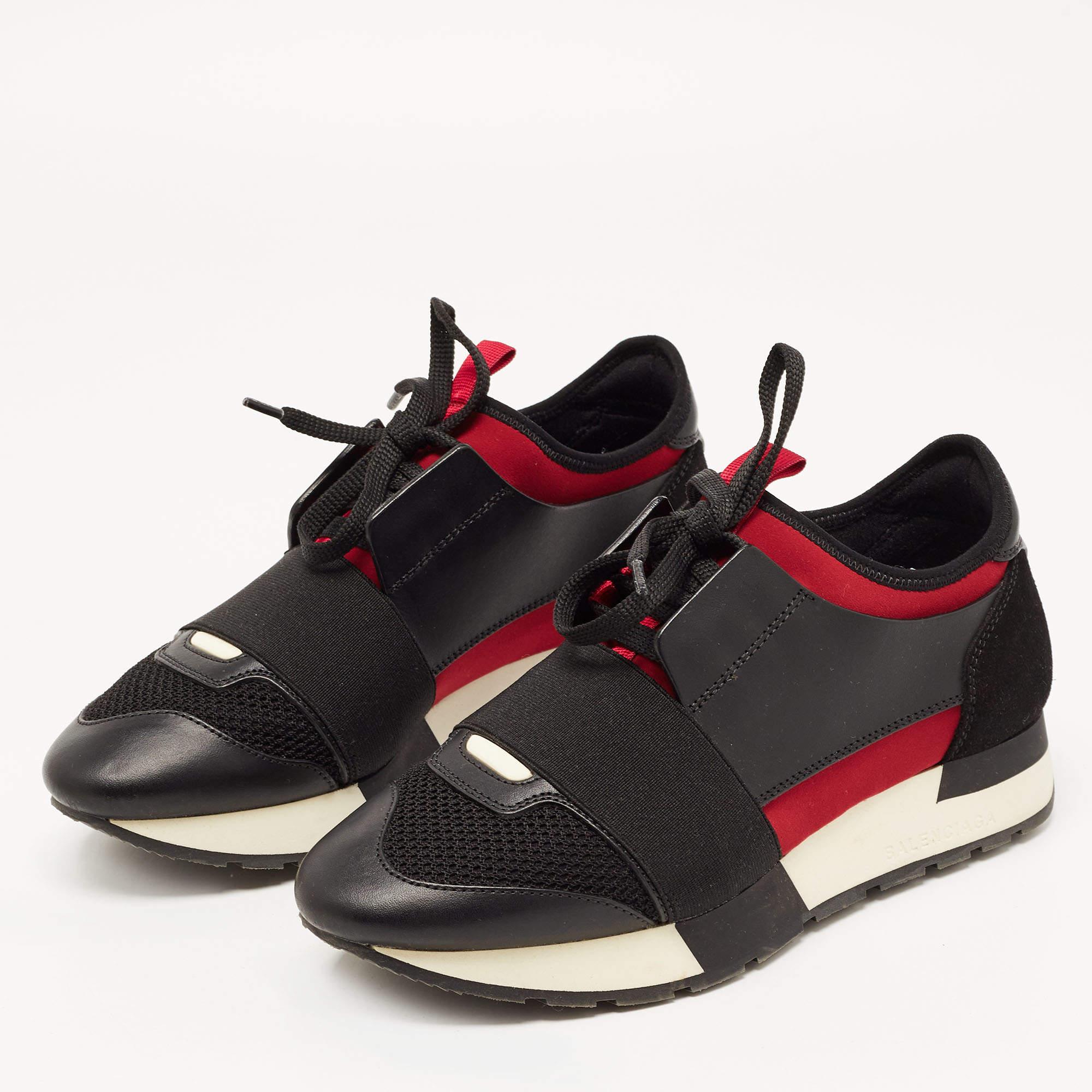 Coming in a classic silhouette, these designer sneakers are a seamless combination of luxury, comfort, and style. These sneakers are finished with signature details and comfortable insoles.

Includes: Original Dustbag