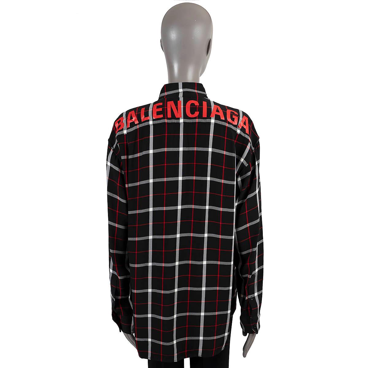 BALENCIAGA black red white viscose 2019 LOGO PLAID Button-Up Shirt 40 M In Excellent Condition For Sale In Zürich, CH