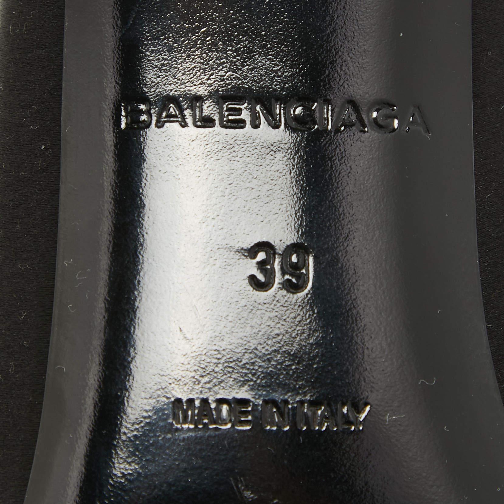 Balenciaga Pantoletten aus schwarzem Satin mit Messer Größe 39 Damen im Angebot