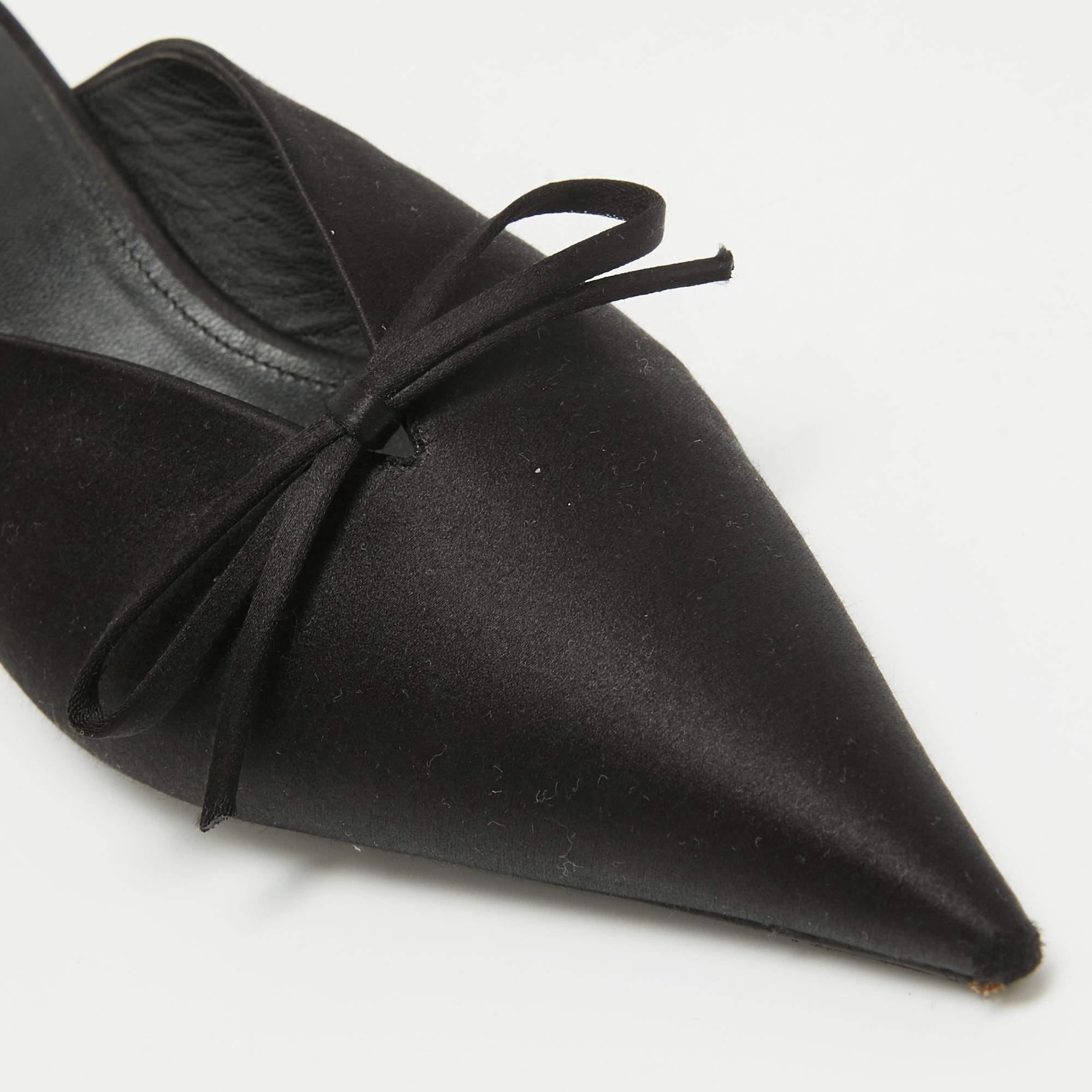 Balenciaga Pantoletten aus schwarzem Satin mit Messer Größe 39 im Angebot 2