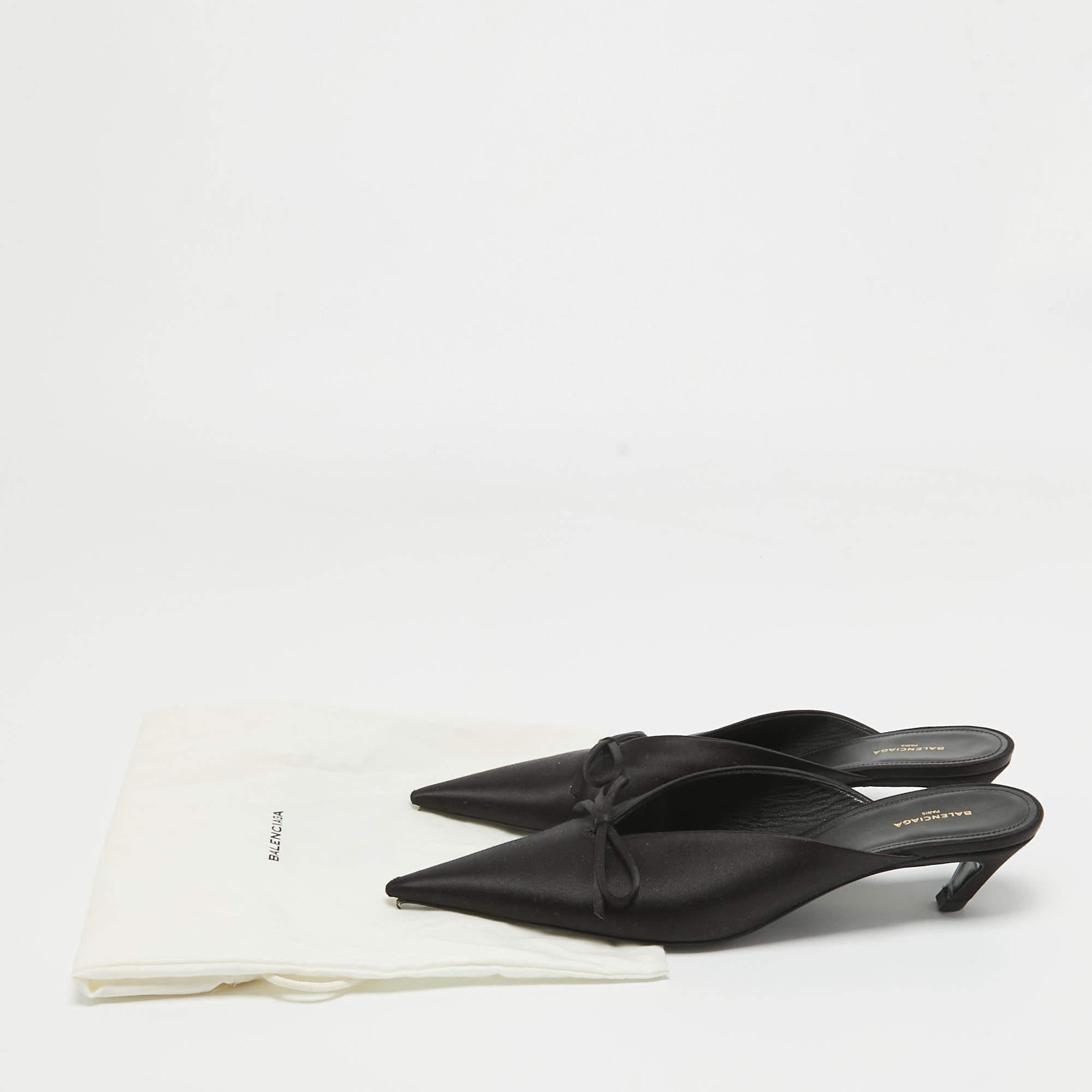 Balenciaga Pantoletten aus schwarzem Satin mit Messer Größe 39 im Angebot 5