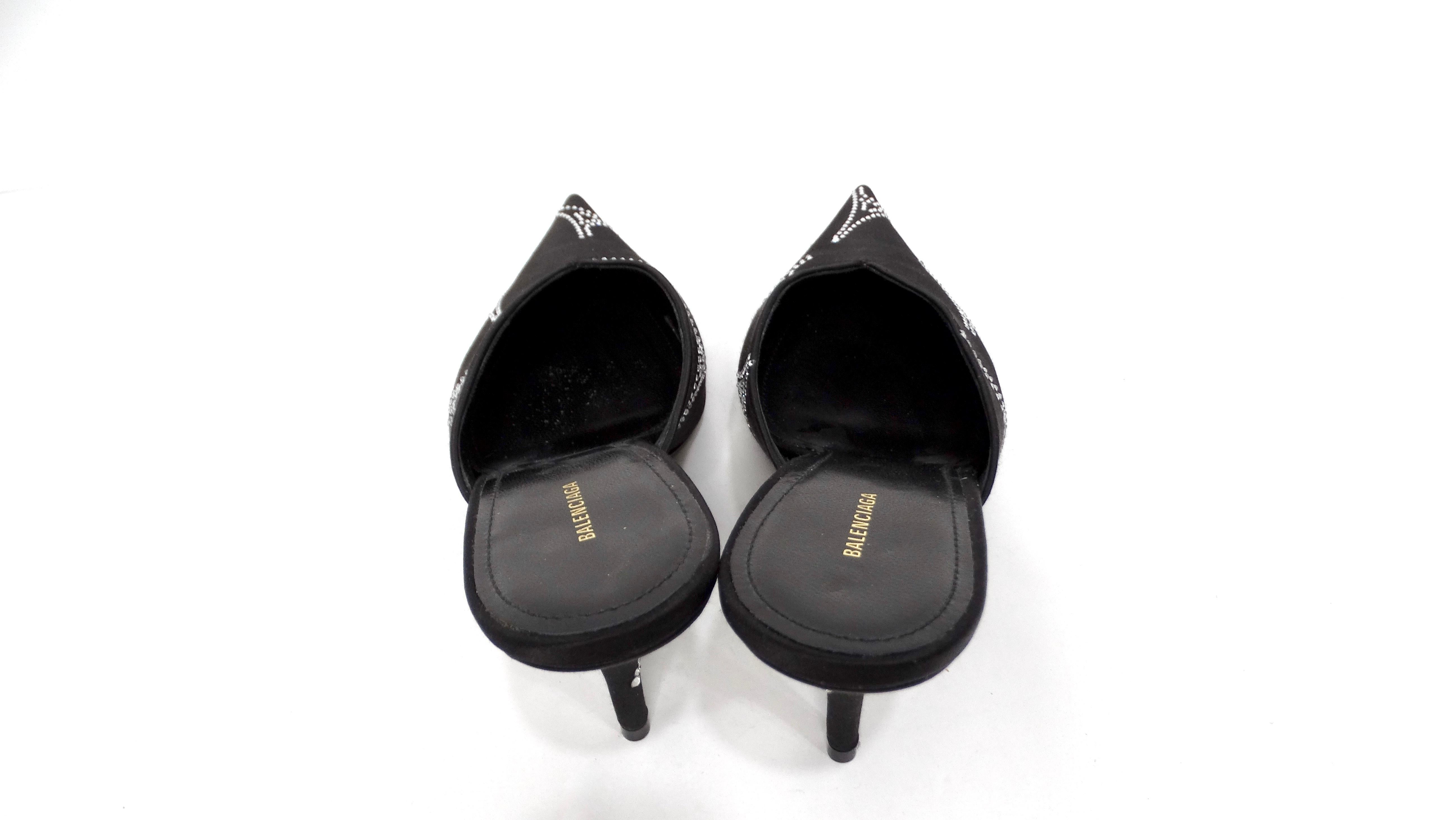 De las mujeres Bombas de tacón de aguja con torre Eiffel de satén negro de Balenciaga en venta