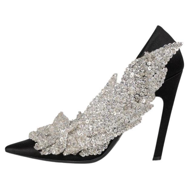 Balenciaga - Escarpins en satin noir à talon et paillettes - Taille 38 en vente
