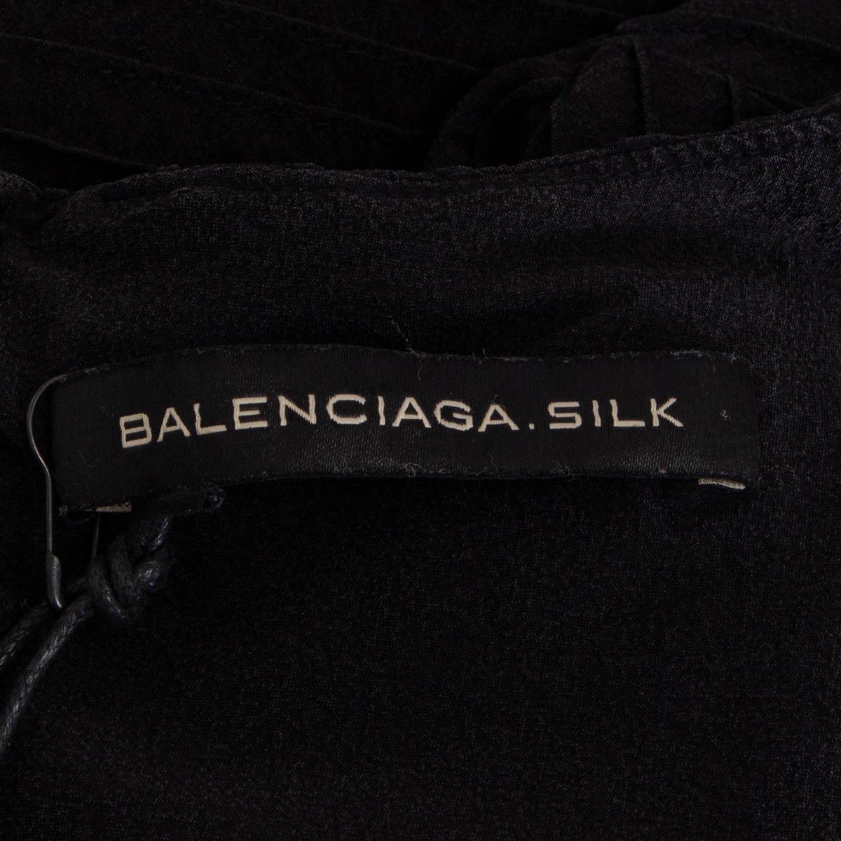 BALENCIAGA Chemisier en soie noire à manches courtes FLARE SHORT 40 M en vente 2