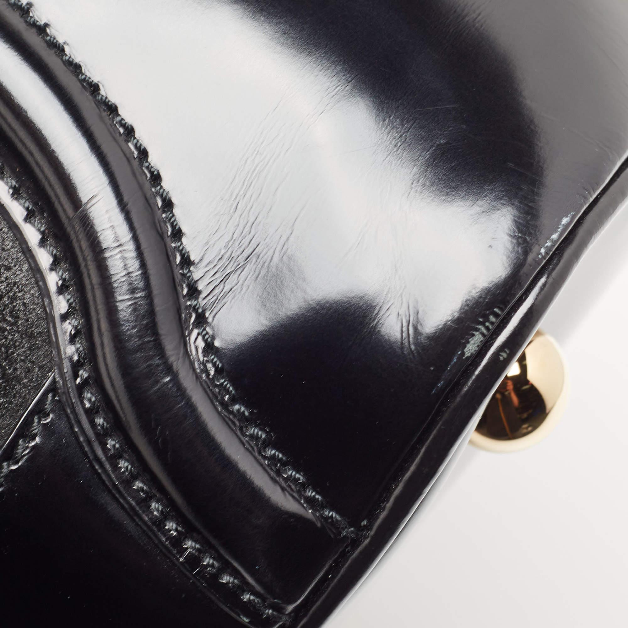 Balenciaga Sac Umhängetasche aus schwarzem Wildleder und Lackleder mit hervorragendem Rahmen im Angebot 9