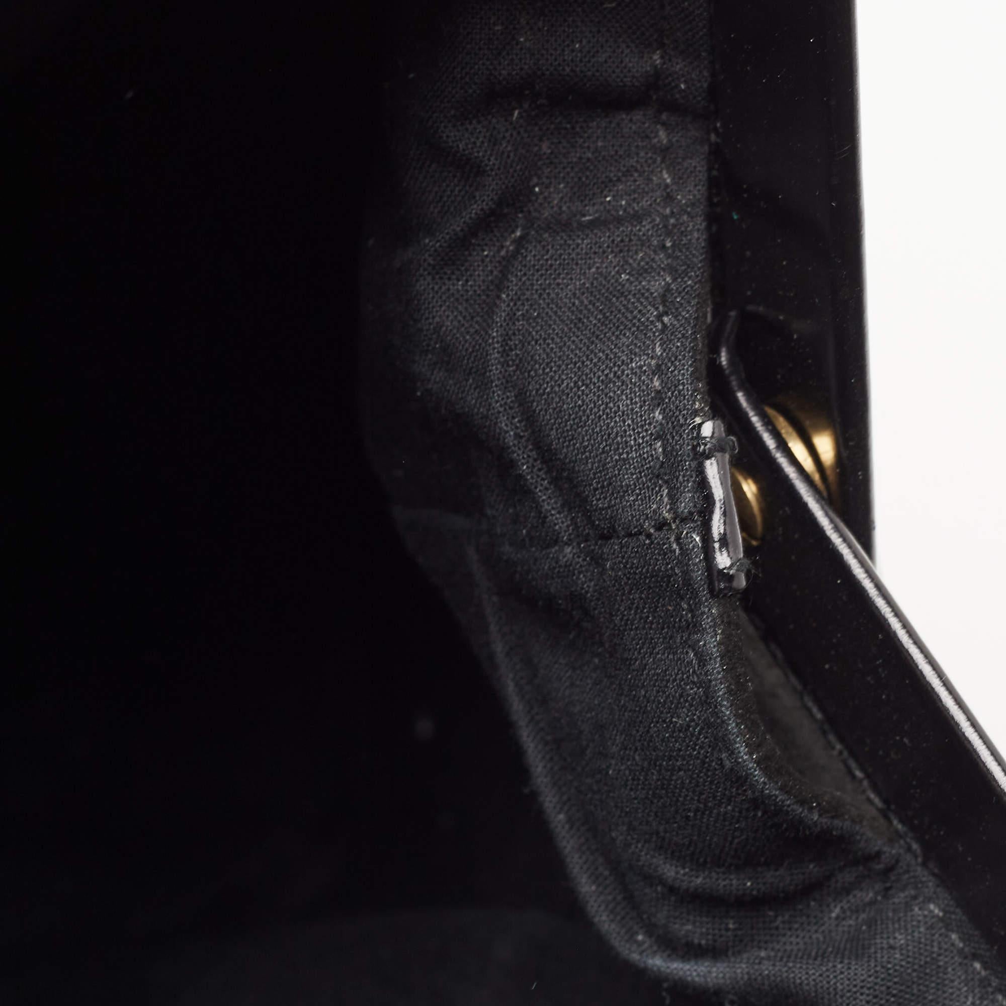 Balenciaga Sac Umhängetasche aus schwarzem Wildleder und Lackleder mit hervorragendem Rahmen im Angebot 4