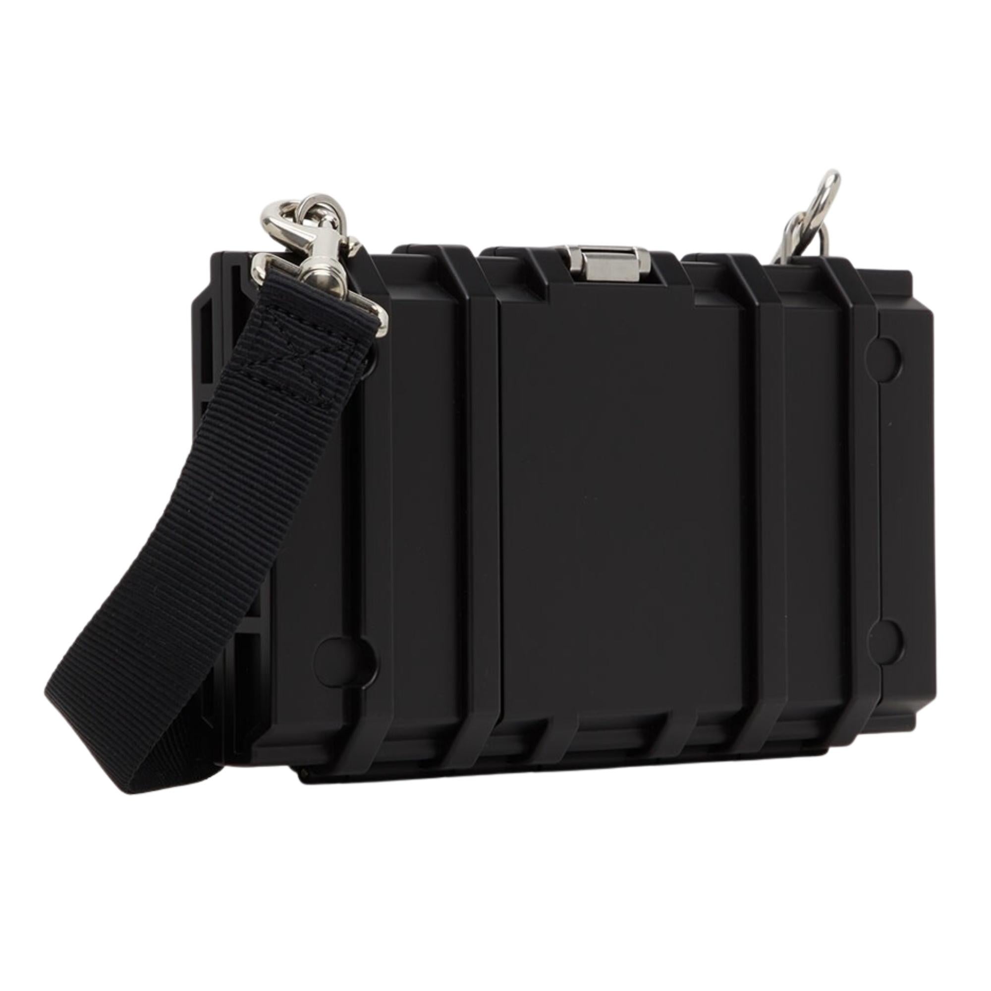 Balenciaga Black Toolbox Clutch Crossbody Bag In Excellent Condition For Sale In Montreal, Quebec