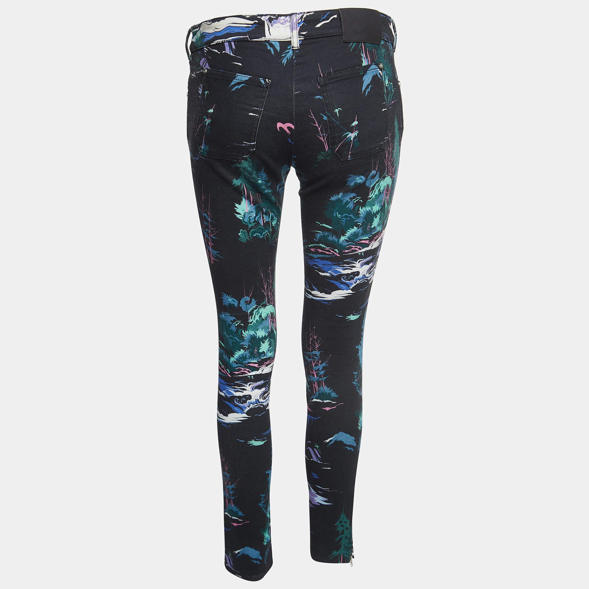 Nothing is more chic than a pair of jeans that elevates your style. Designed by Balenciaga, this jeans exhibits a rich shade and features an elegant style. Your casual style is about to look luxurious as you wear these jeans. 