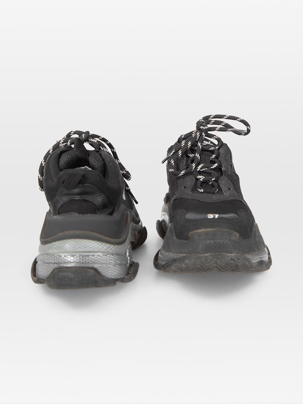 Noir Balenciaga Black Triple S Chunky Embroidered Trainers Size IT 37 en vente