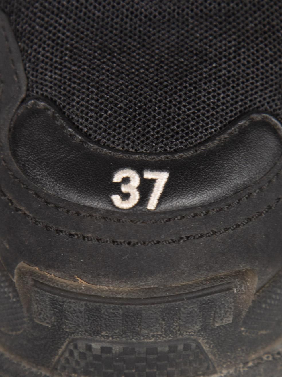 Balenciaga Black Triple S Chunky Embroidered Trainers Size IT 37 en vente 1