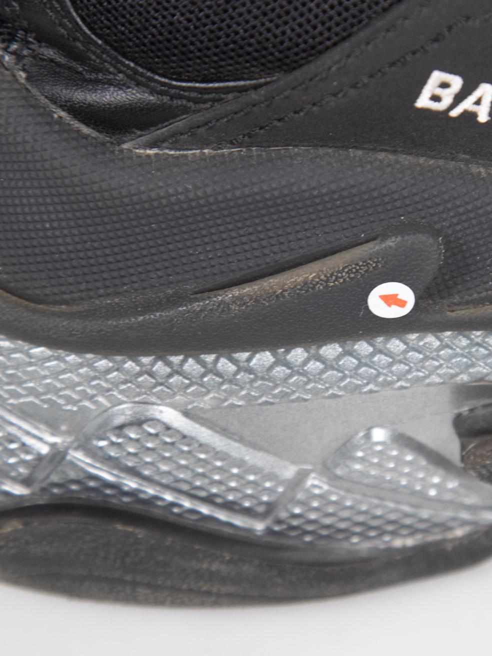 Balenciaga Black Triple S Chunky Embroidered Trainers Size IT 37 en vente 2