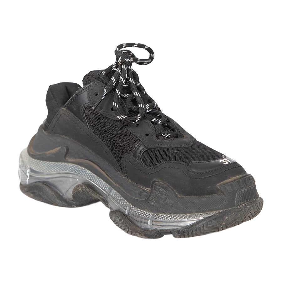 Balenciaga Black Triple S Chunky Embroidered Trainers Size IT 37 en vente