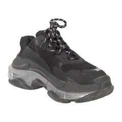 Balenciaga Schwarz Triple S Chunky bestickte Turnschuhe Größe IT 37