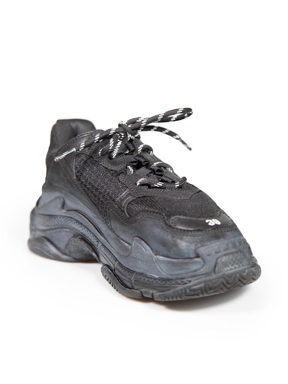 CONDITION is Very good. Minimal wear to shoes is evident. Minimal abrasions to the front of both shoes. Overall discolouration on both soles of the shoes on this used Balenciaga designer resale item.
 
 
 
 Details
 
 
 Model: Triple S
 
 Black
 
