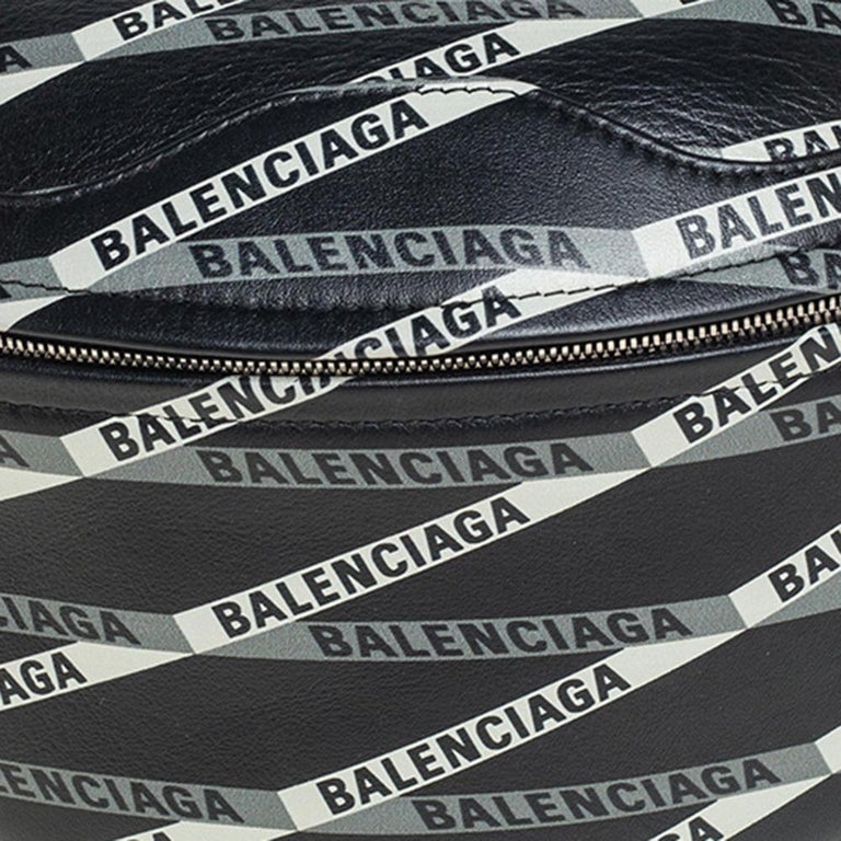 balenciaga souvenir xs