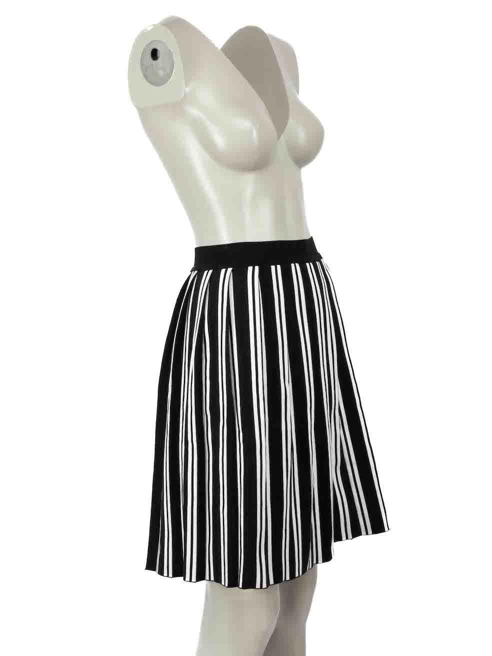 CONDITION is Very good. Hardly any visible wear to skirt is evident on this used Balenciaga designer resale item.
 
Details
Black and white
Cotton
Skirt
Striped pattern
Side open seam
Elasticated waistband
Knitted
 
Made in Italy
 
Composition
39%