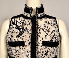 Chaleco negro de lana de Balenciaga con paneles de lana color crema estampados