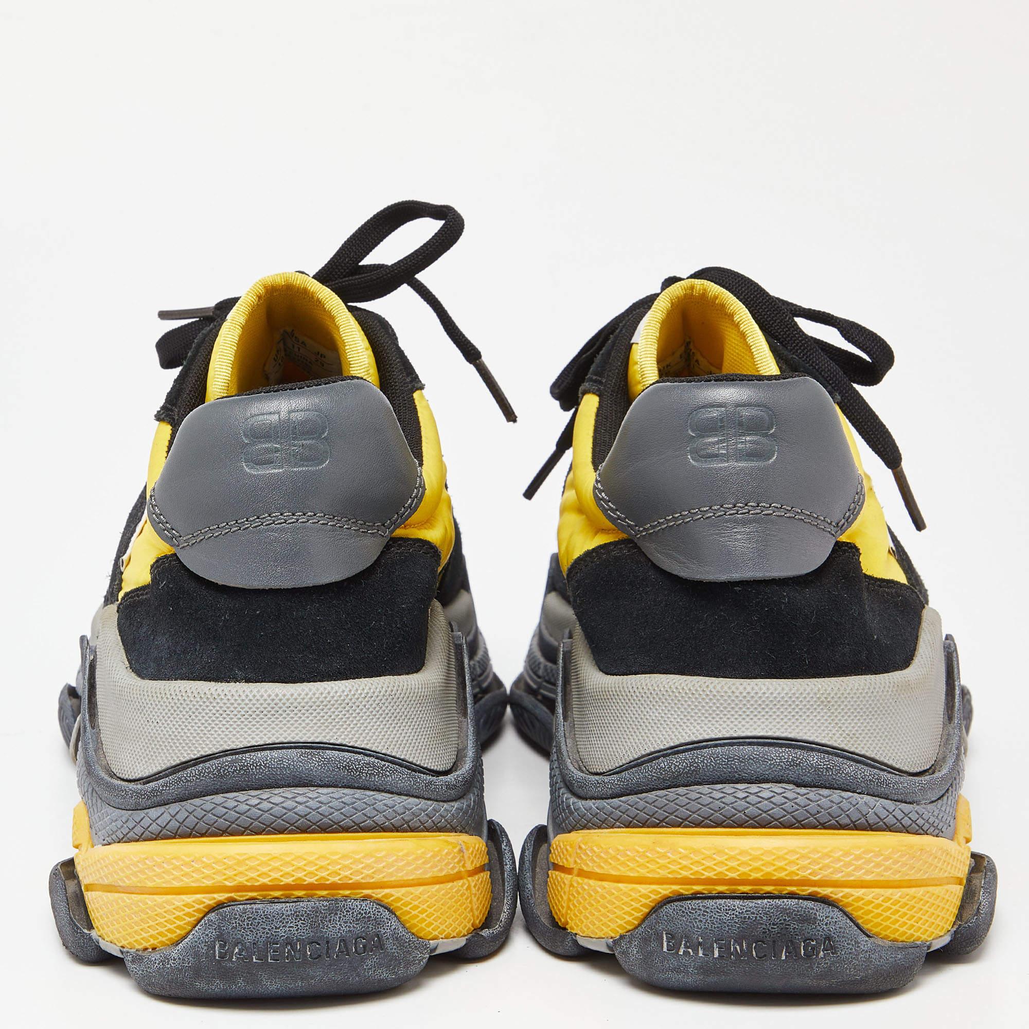 Balenciaga Black/Yellow Suede and Nylon Triple S Sneakers Size 44 en vente 1