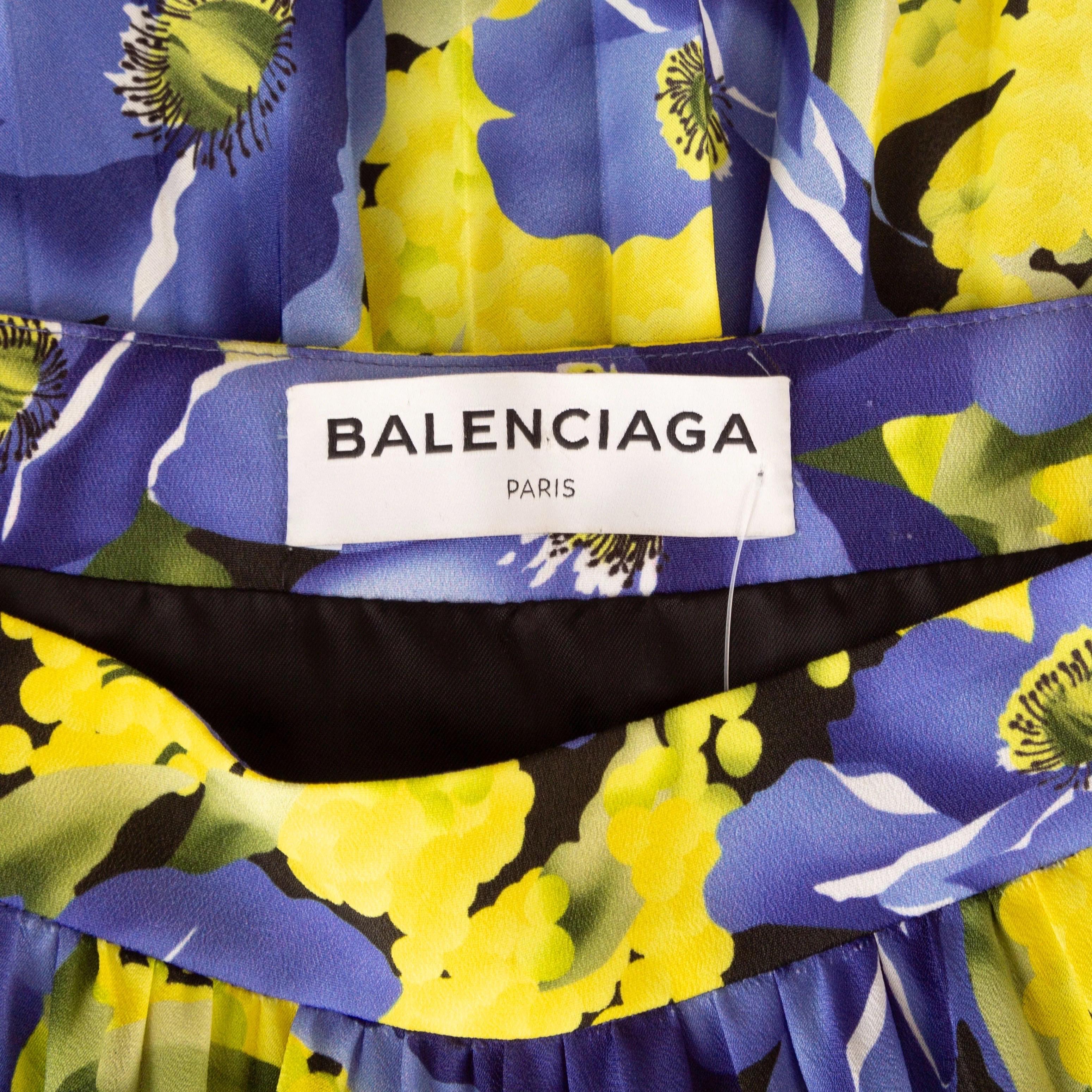 Balenciaga - Jupe plissée en crêpe de Chine imprimé floral bleu et jaune Bon état - En vente à Woodland Hills, CA