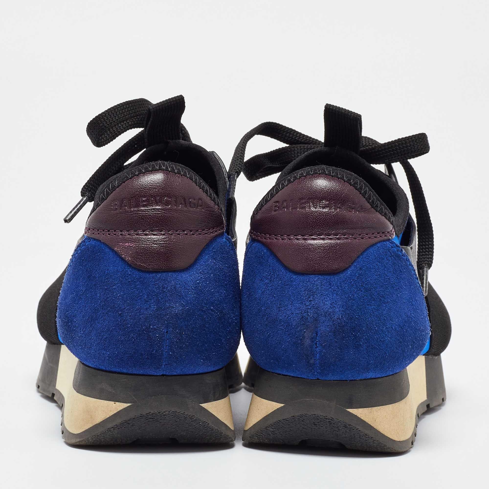 Balenciaga - Baskets Race Runner en cuir et maille bleu/noir - Taille 35 Pour femmes en vente